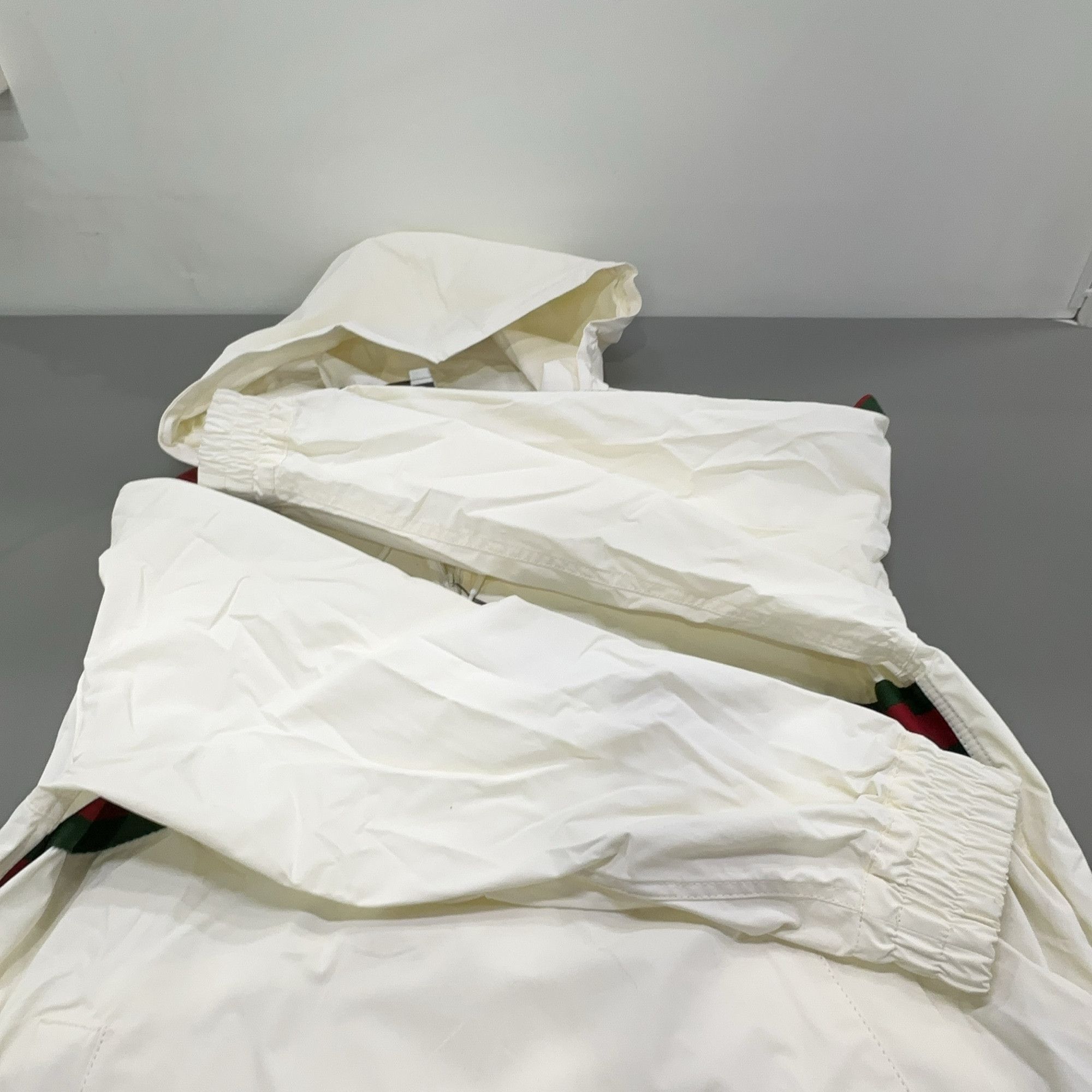 Gucci Gucci Web Stripe Logo Windbreaker Size 48 Size US M / EU 48-50 / 2 - 10 Thumbnail