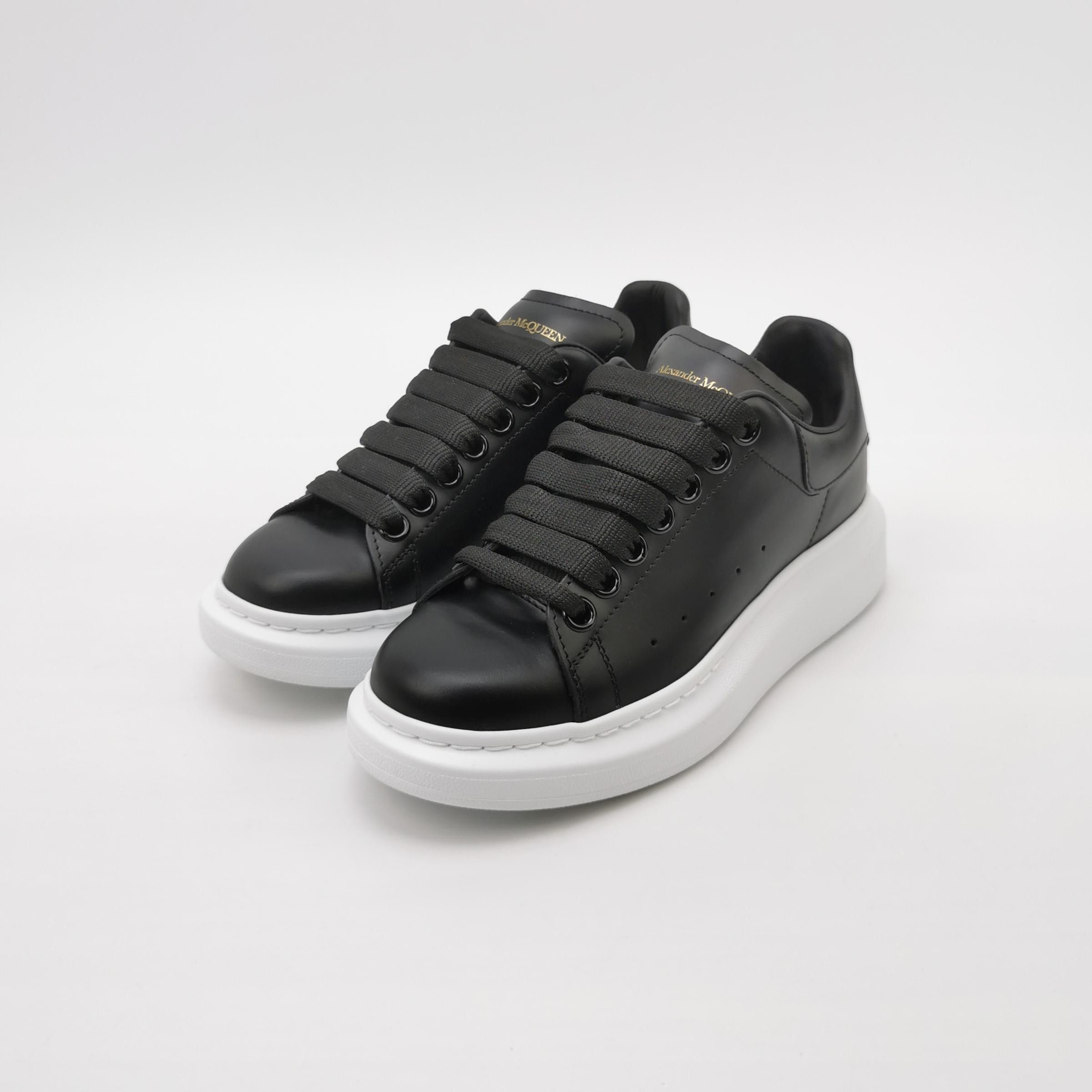 Alexander McQueen Alexander McQueen Women 5 Lowtop Sneakers Size US 5 / IT 35 - 2 Thumbnail