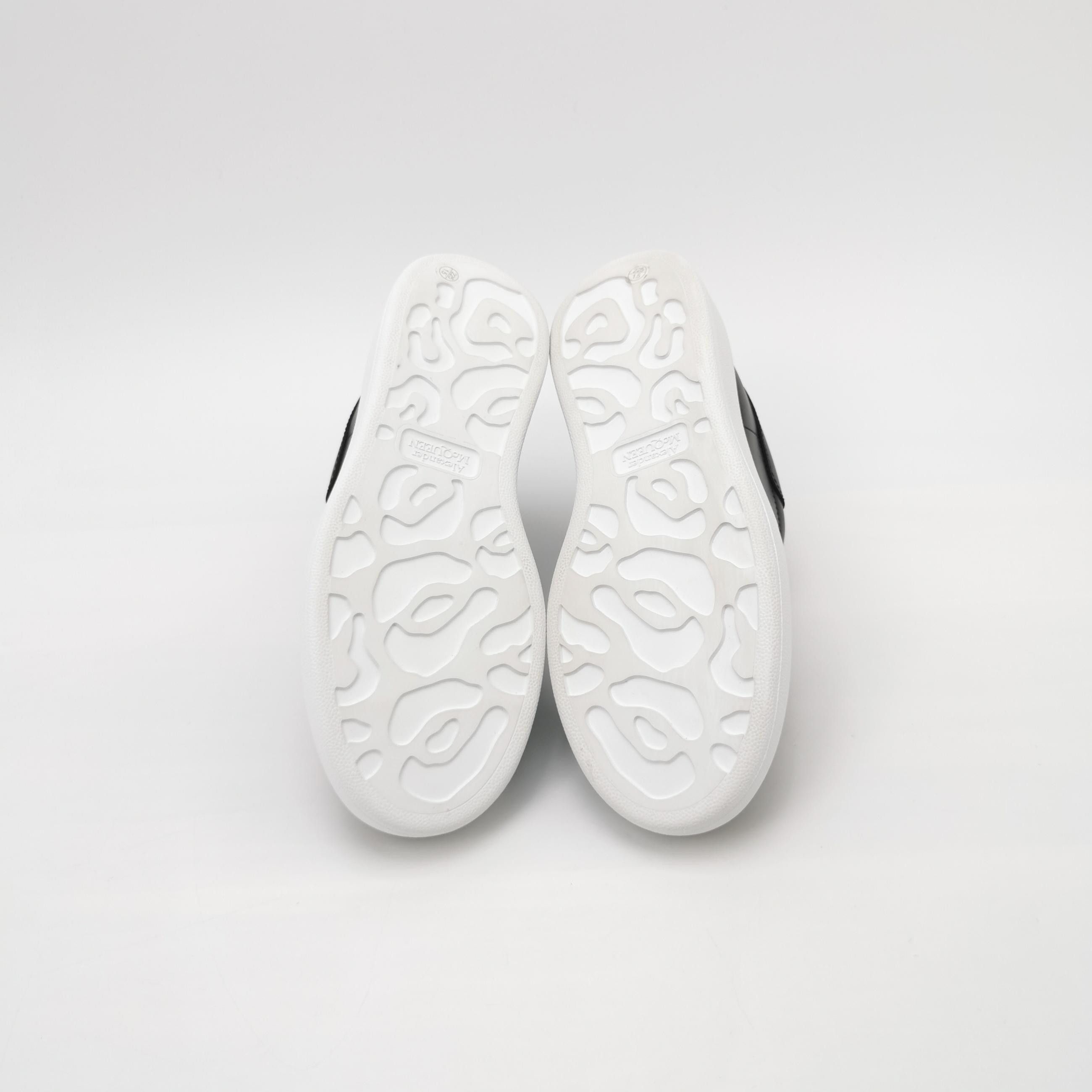 Alexander McQueen Alexander McQueen Women 5 Lowtop Sneakers Size US 5 / IT 35 - 5 Thumbnail
