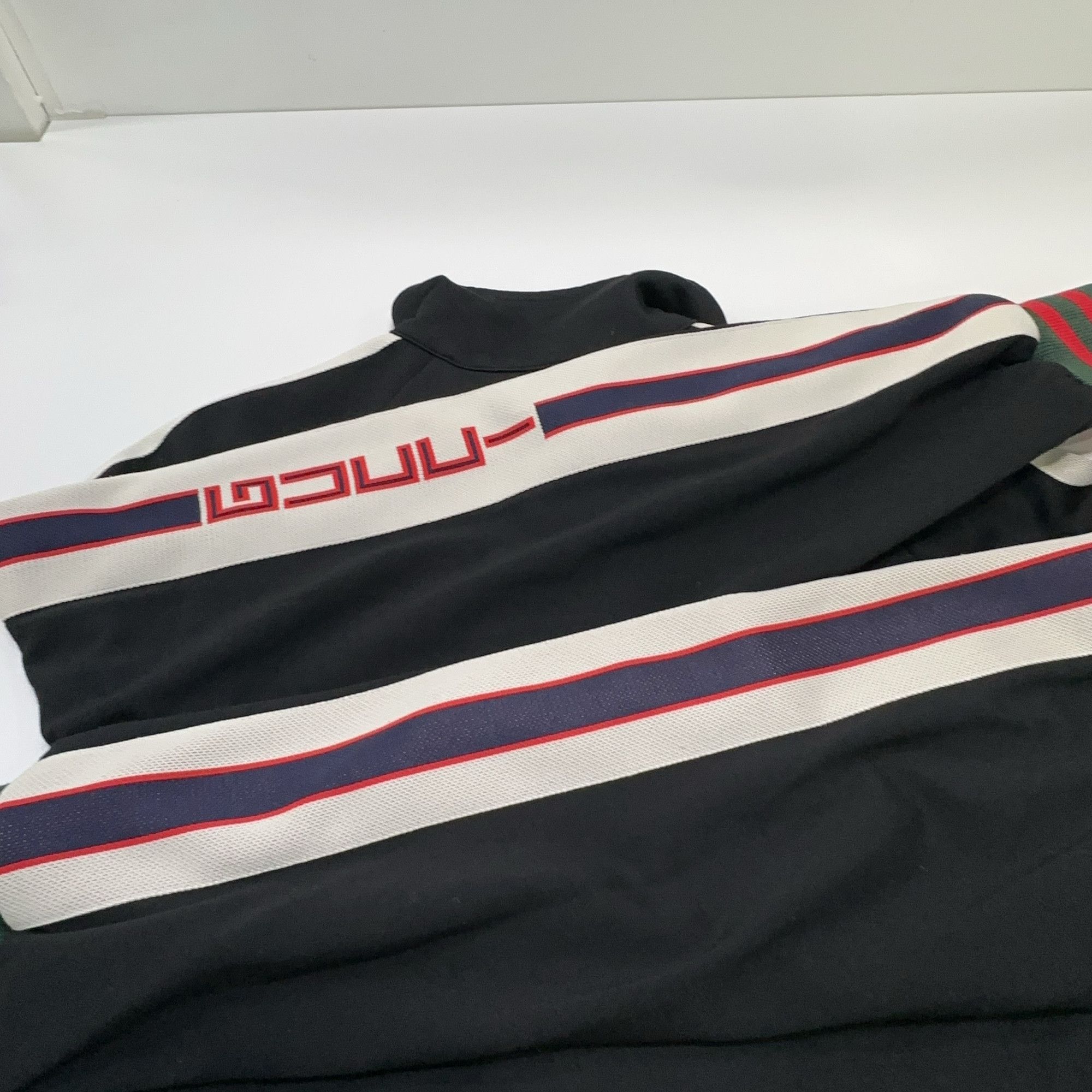 Gucci Gucci Side Stripe Logo Track Jacket Size S Size US S / EU 44-46 / 1 - 11 Thumbnail