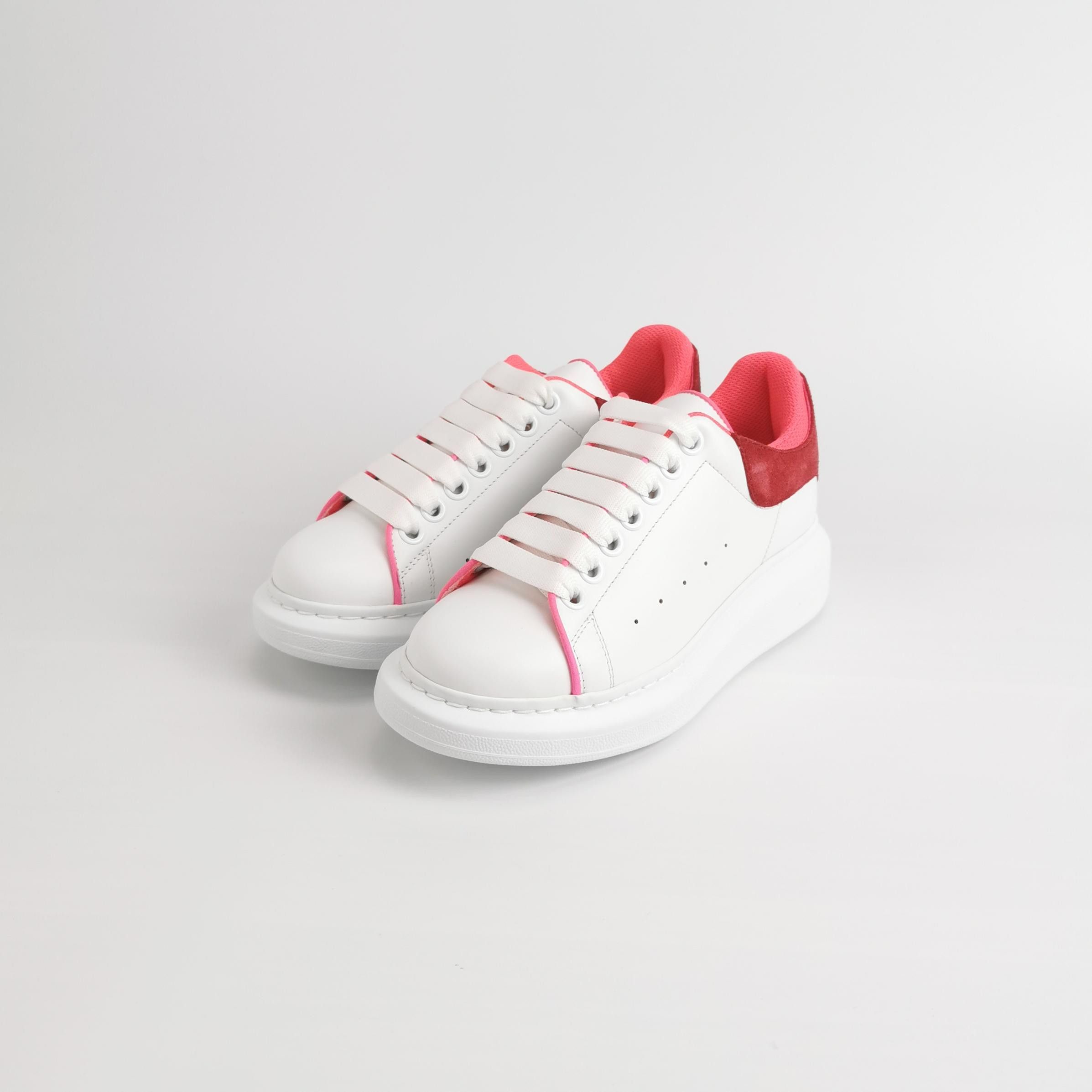 Alexander McQueen Alexander McQueen Women 6 Lowtop Sneakers Size US 6 / IT 36 - 2 Thumbnail