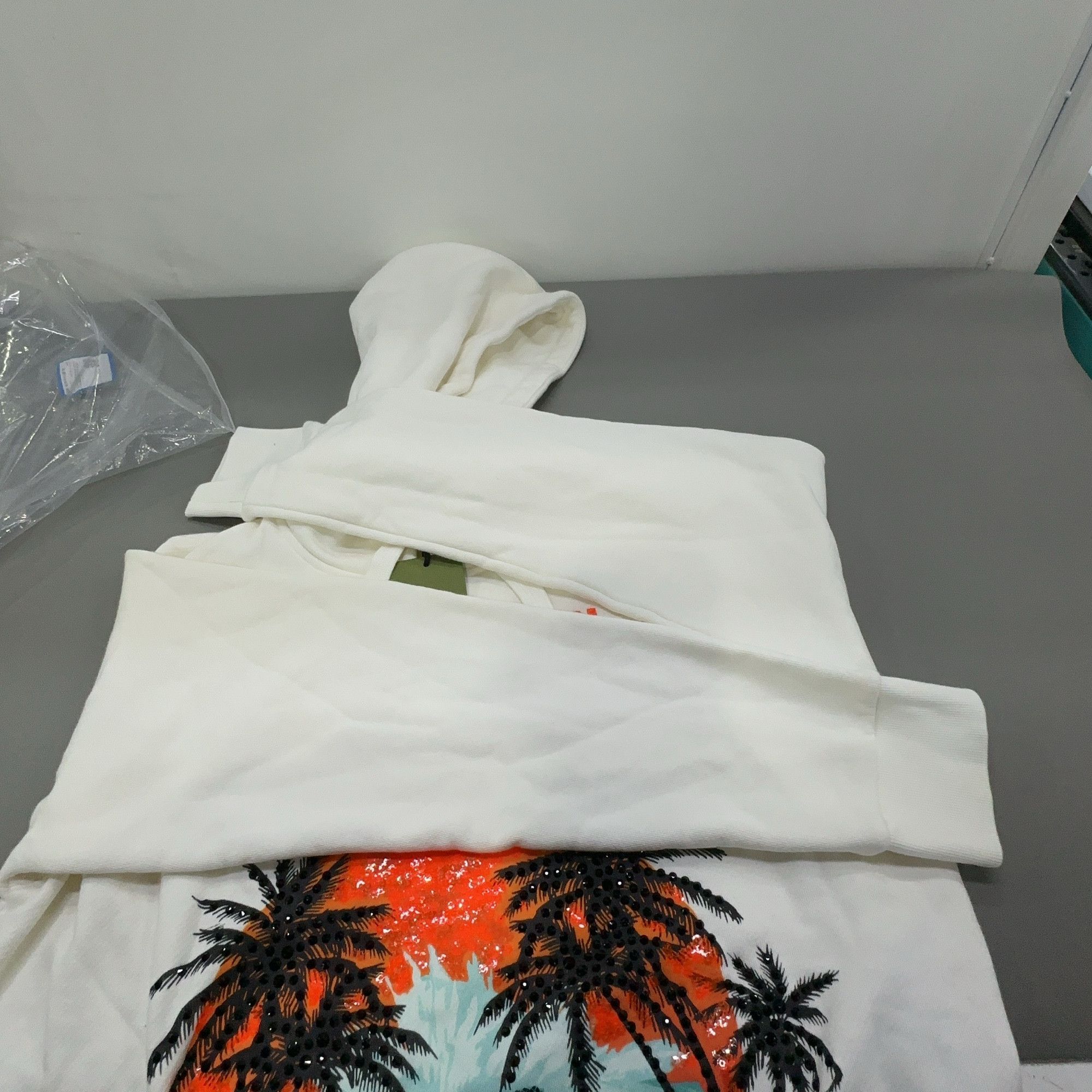 Gucci Gucci Floating Graphic Print Hoodie M Size US M / EU 48-50 / 2 - 8 Thumbnail