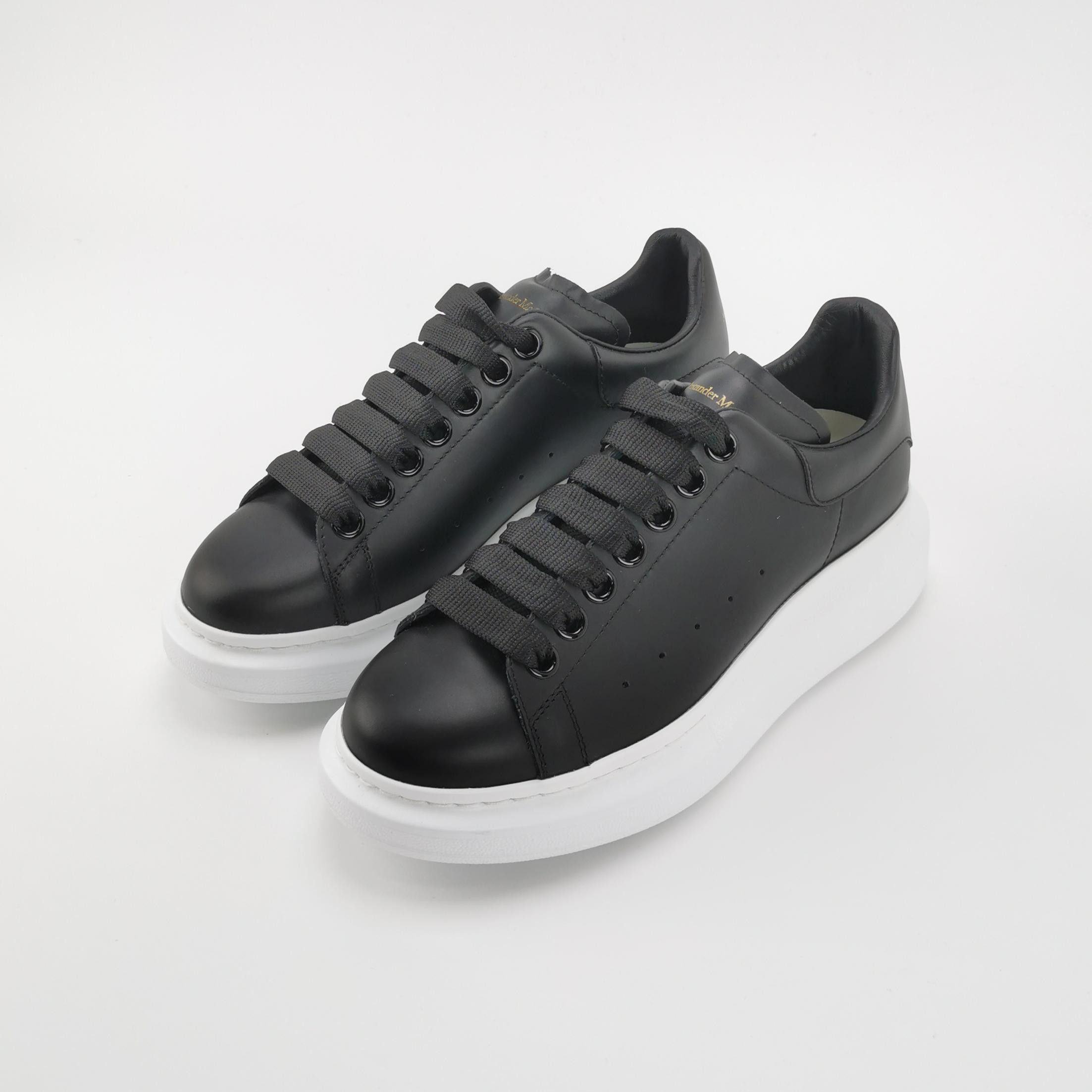 Alexander McQueen Alexander McQueen Women 6 Lowtop Sneakers Size US 6 / IT 36 - 2 Thumbnail