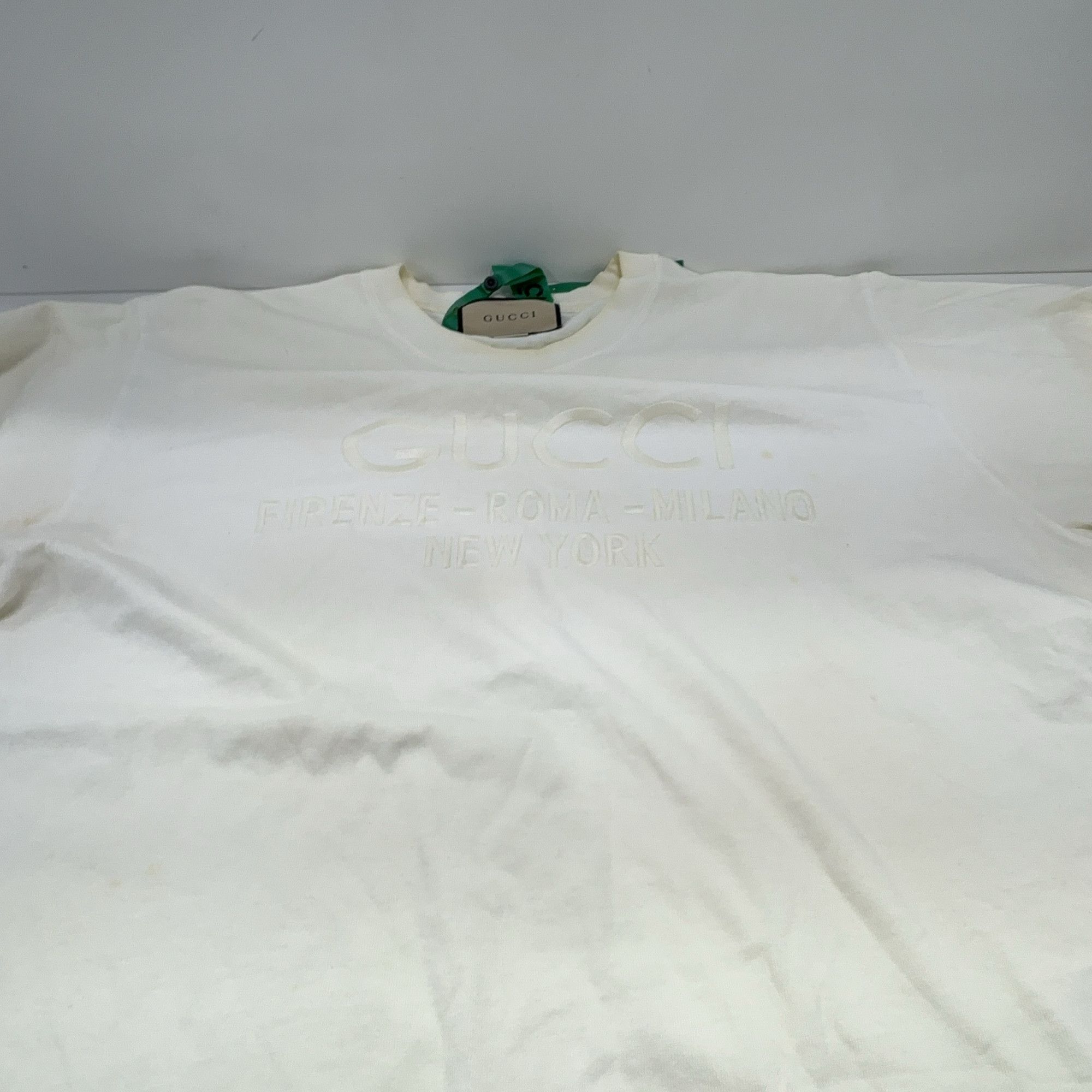 Gucci Gucci Embroidered City Logo T-Shirt Size M Size US M / EU 48-50 / 2 - 9 Thumbnail