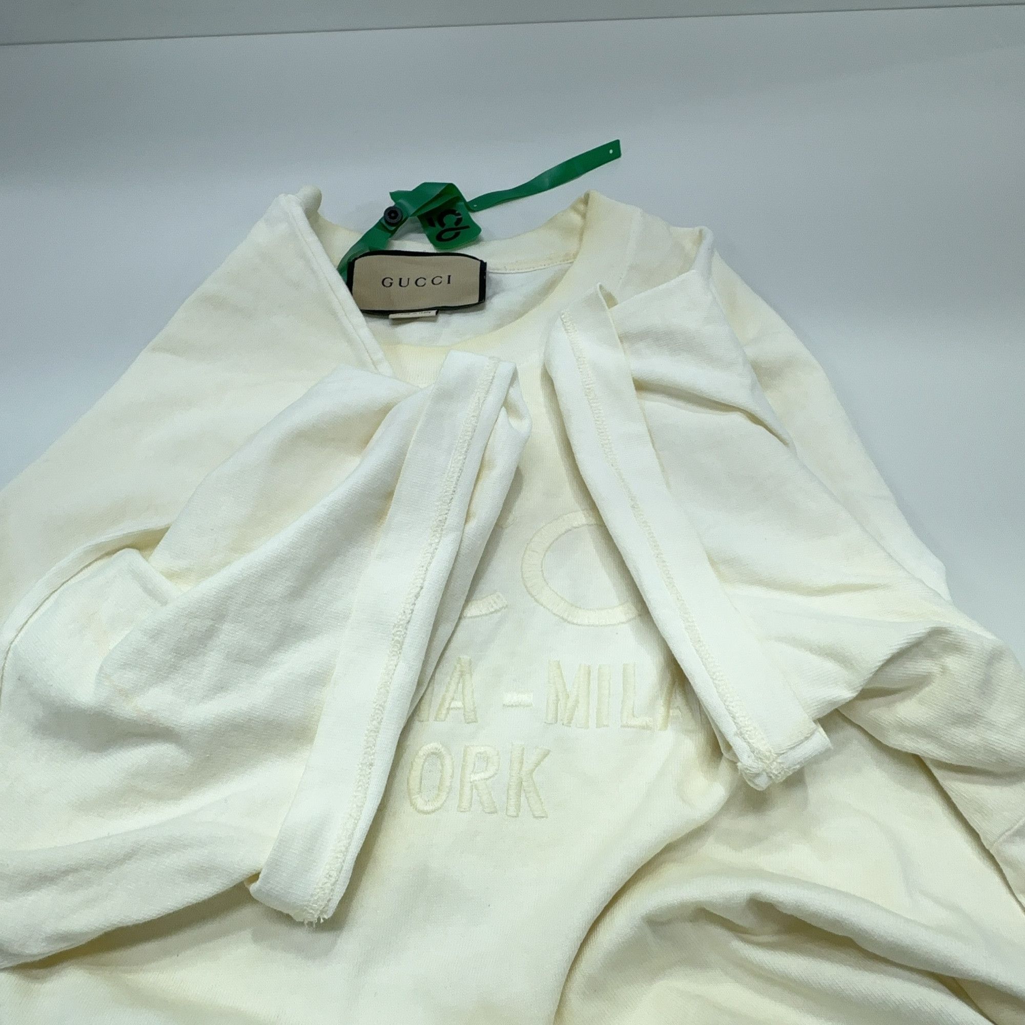 Gucci Gucci Embroidered City Logo T-Shirt Size M Size US M / EU 48-50 / 2 - 12 Thumbnail