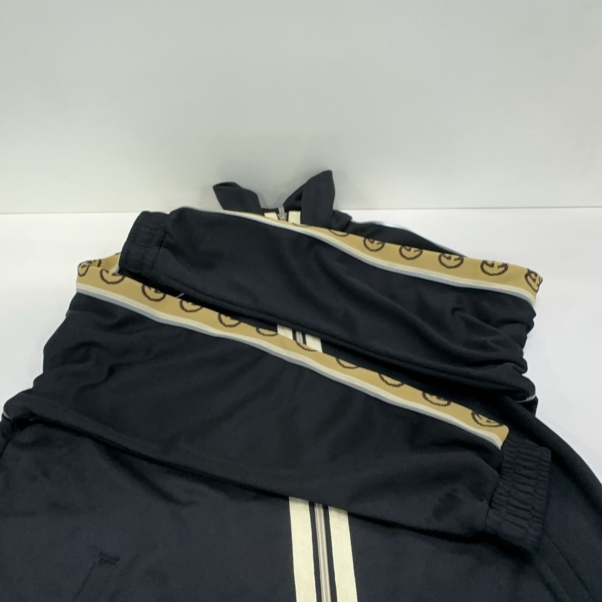 Gucci Gucci Logo Stripe Track Jacket Size S Size US S / EU 44-46 / 1 - 8 Thumbnail