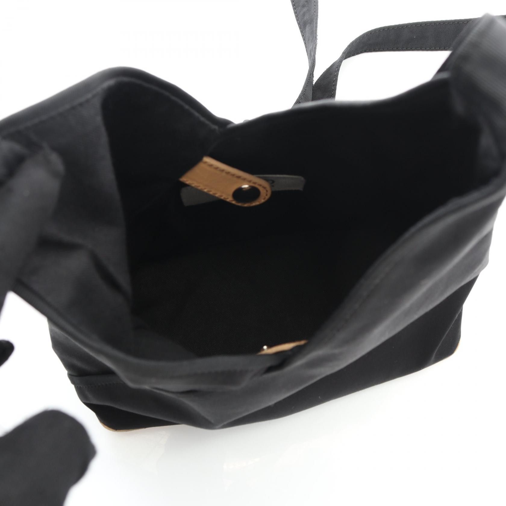Maison Margiela MM6 Maison Margiela MM6 Japanese Nylon Shoulder Bag Textile Shoulder Bag SB6WD0022 DUTY FREE for USA Size ONE SIZE - 3 Thumbnail