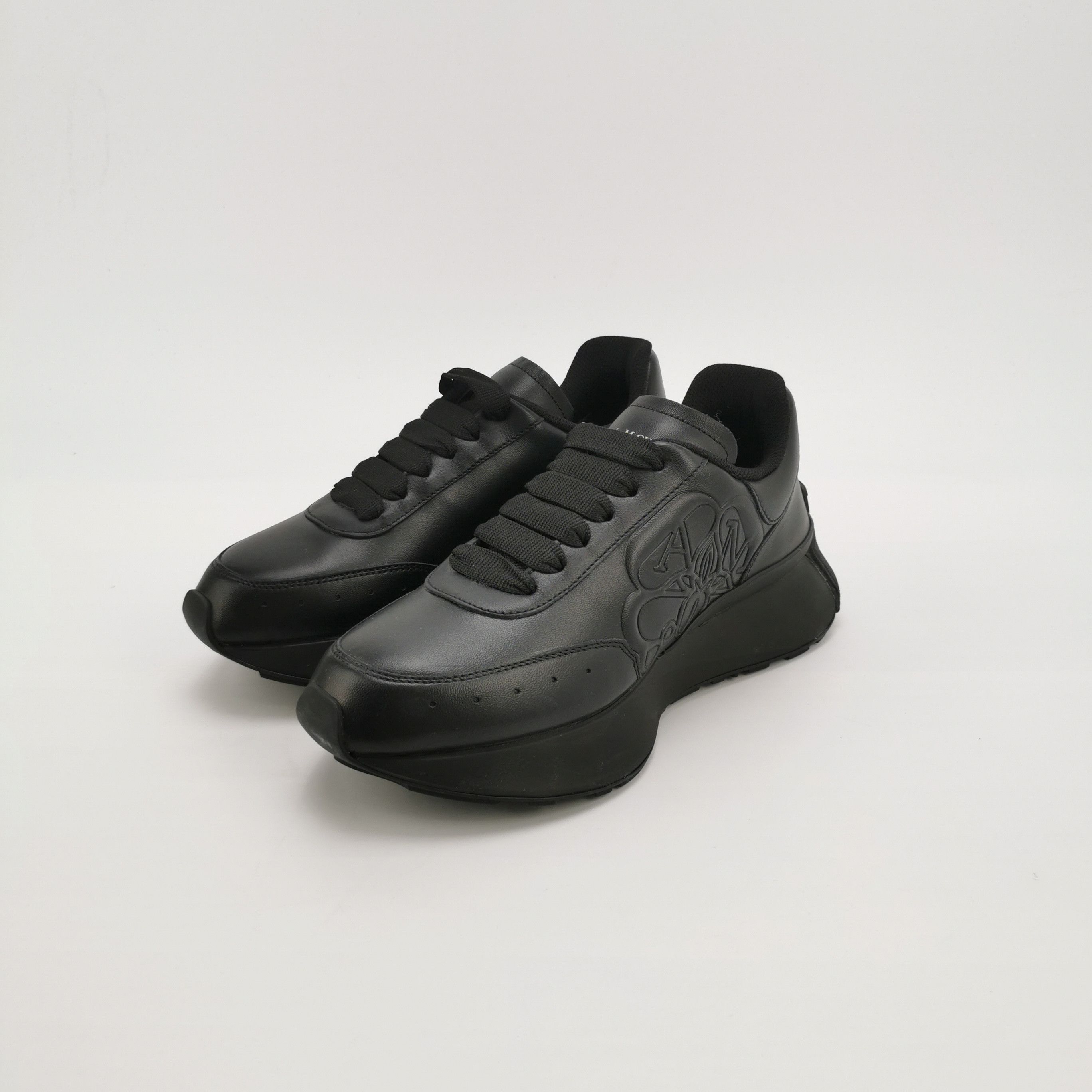 Alexander McQueen Alexander McQueen Women 7 Lowtop Sneakers Size US 7 / IT 37 - 2 Thumbnail