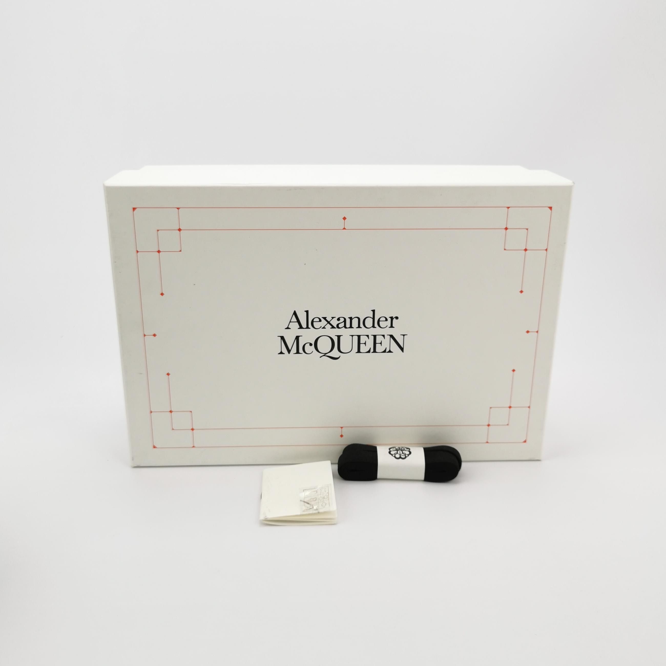 Alexander McQueen Alexander McQueen Women 7 Lowtop Sneakers Size US 7 / IT 37 - 6 Thumbnail