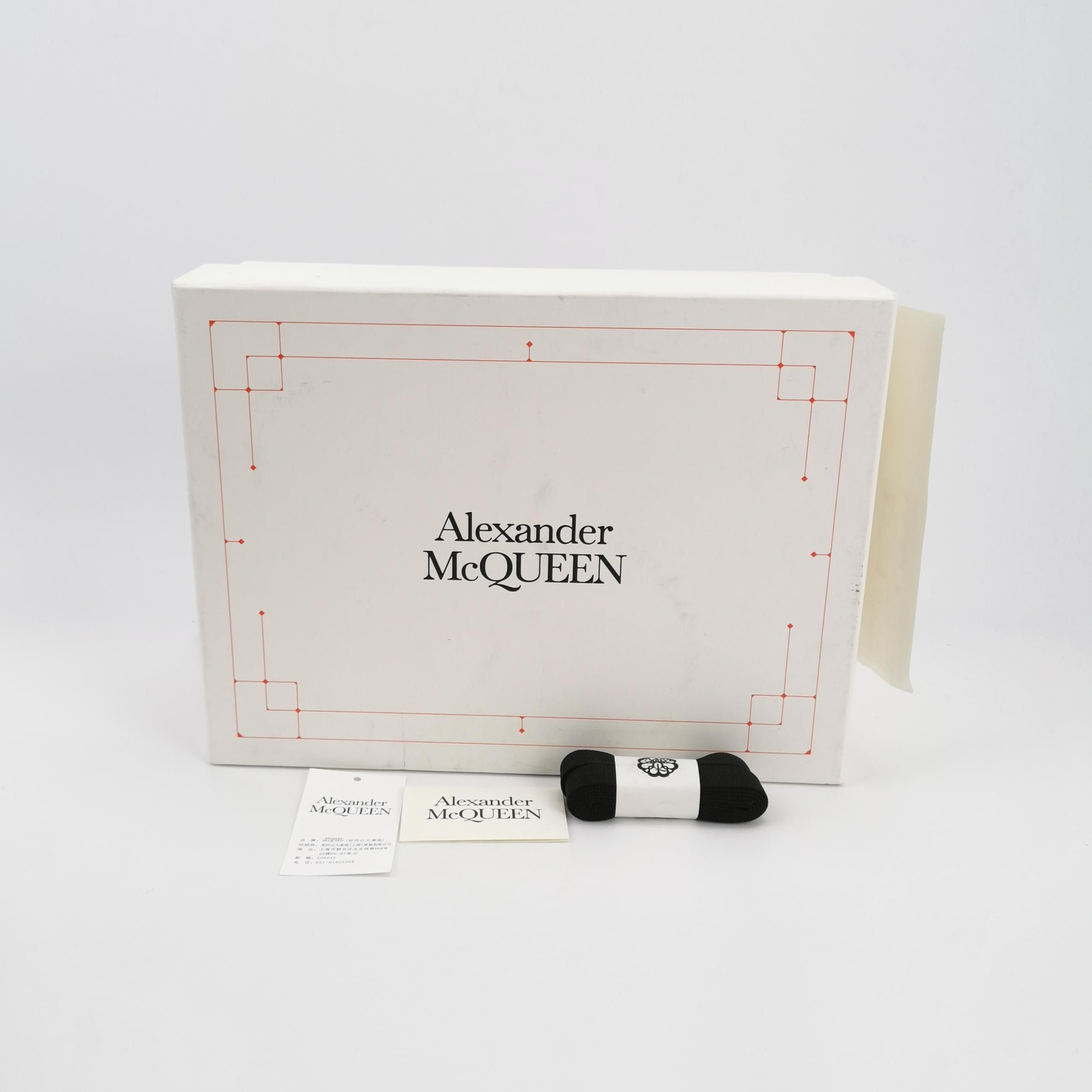 Alexander McQueen Alexander McQueen Women 5 Lowtop Sneakers Size US 5 / IT 35 - 6 Thumbnail