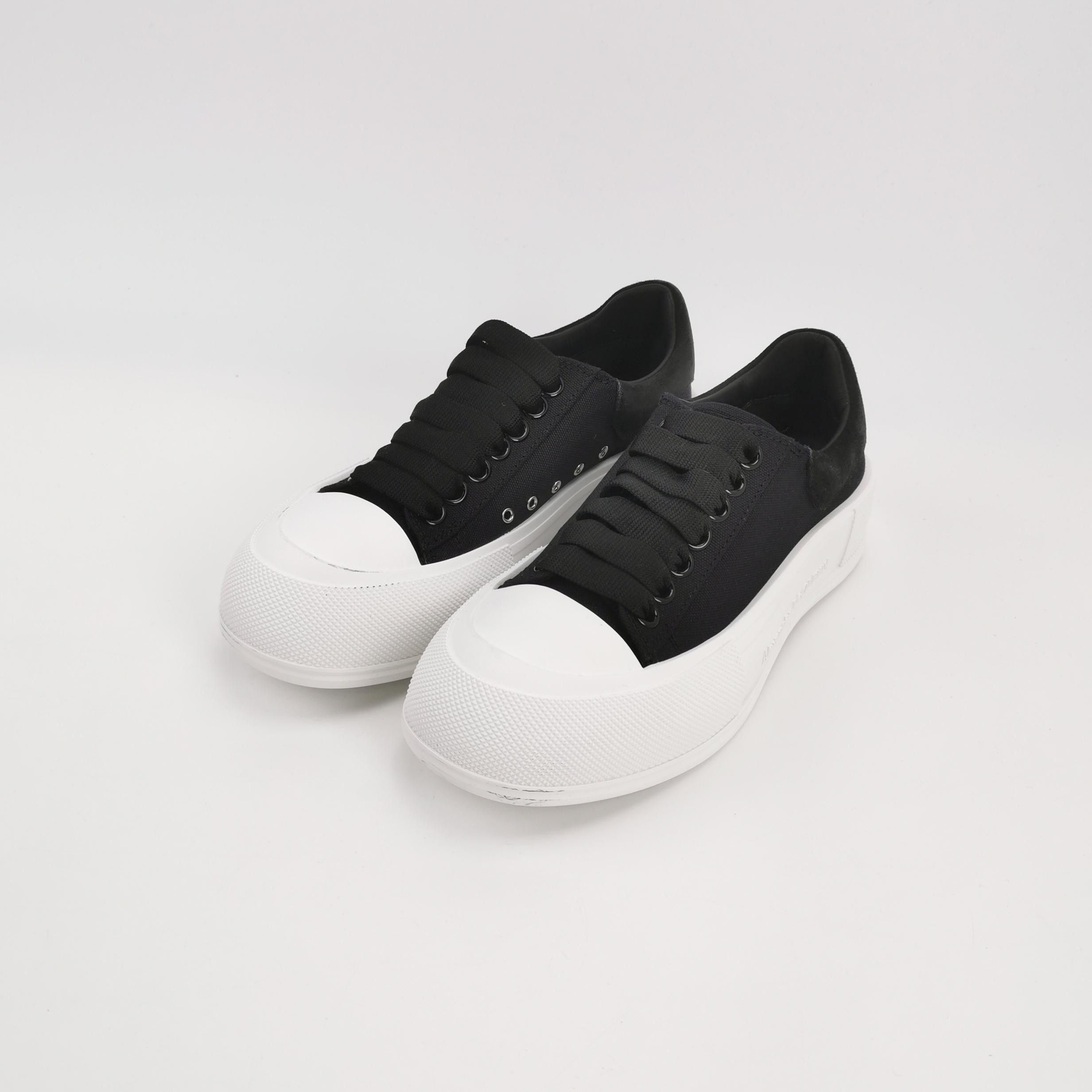 Alexander McQueen Alexander McQueen Women 5 Lowtop Sneakers Size US 5 / IT 35 - 2 Thumbnail