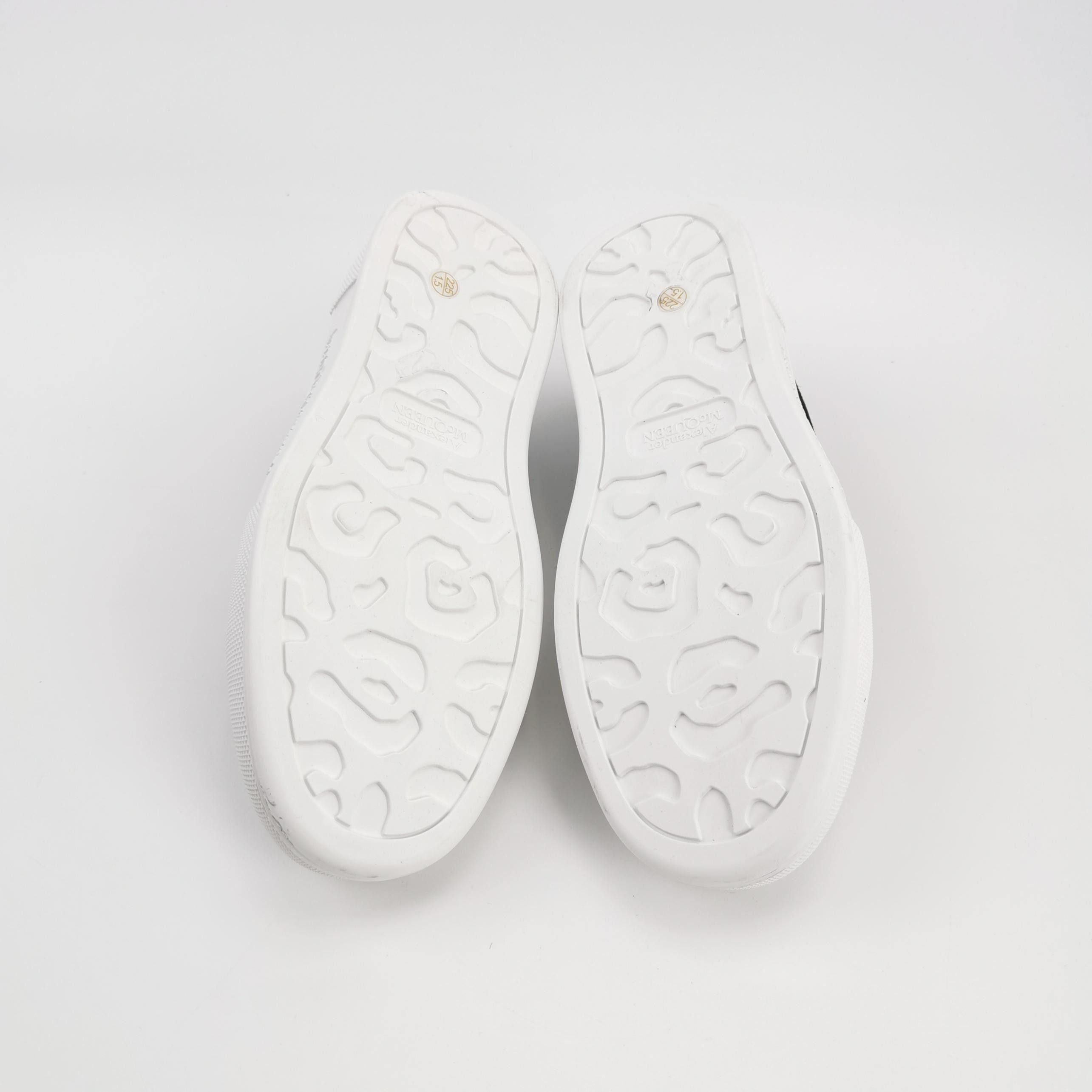 Alexander McQueen Alexander McQueen Women 5 Lowtop Sneakers Size US 5 / IT 35 - 5 Thumbnail
