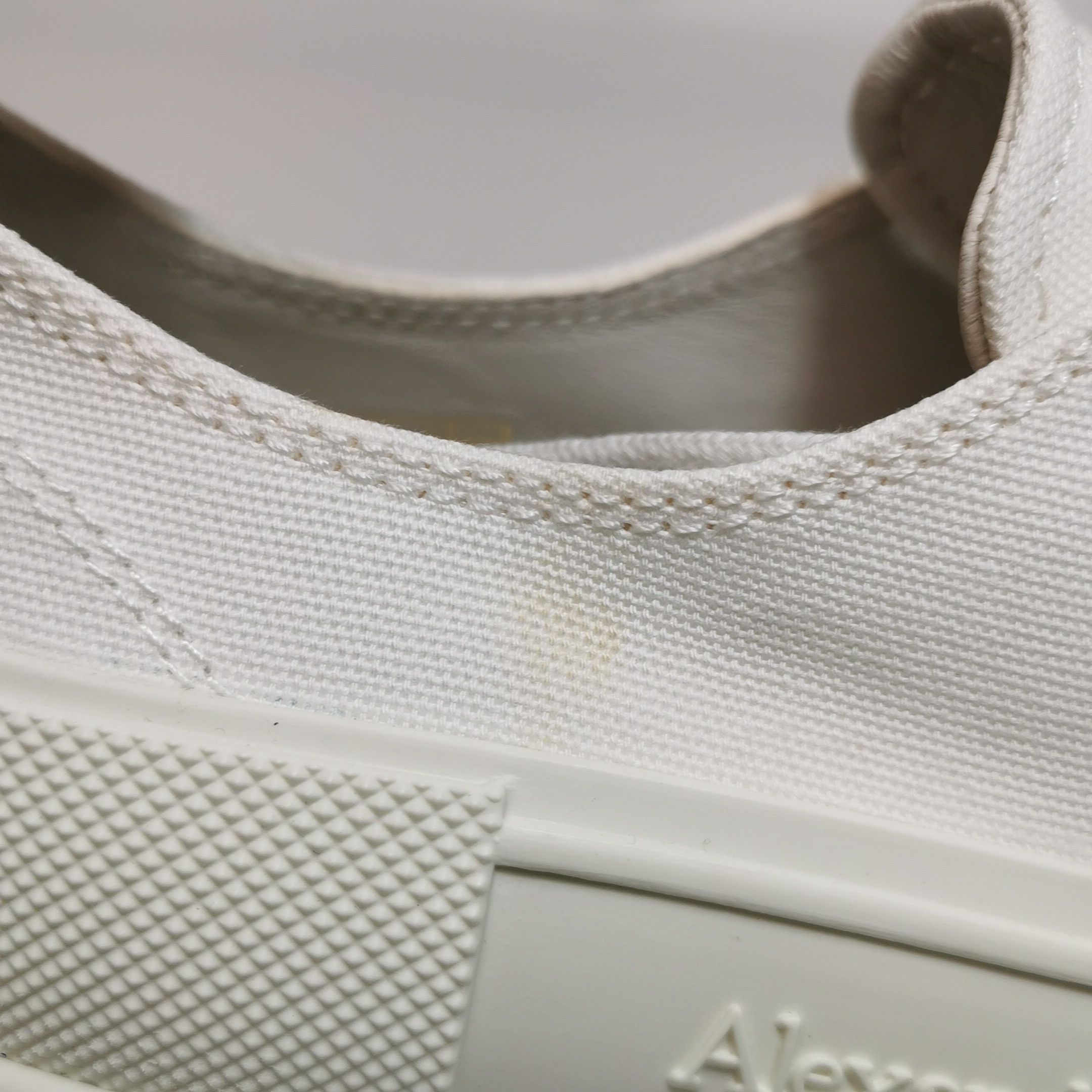 Alexander McQueen Alexander McQueen Women 9 Lowtop Sneakers Size US 9 / IT 39 - 7 Thumbnail