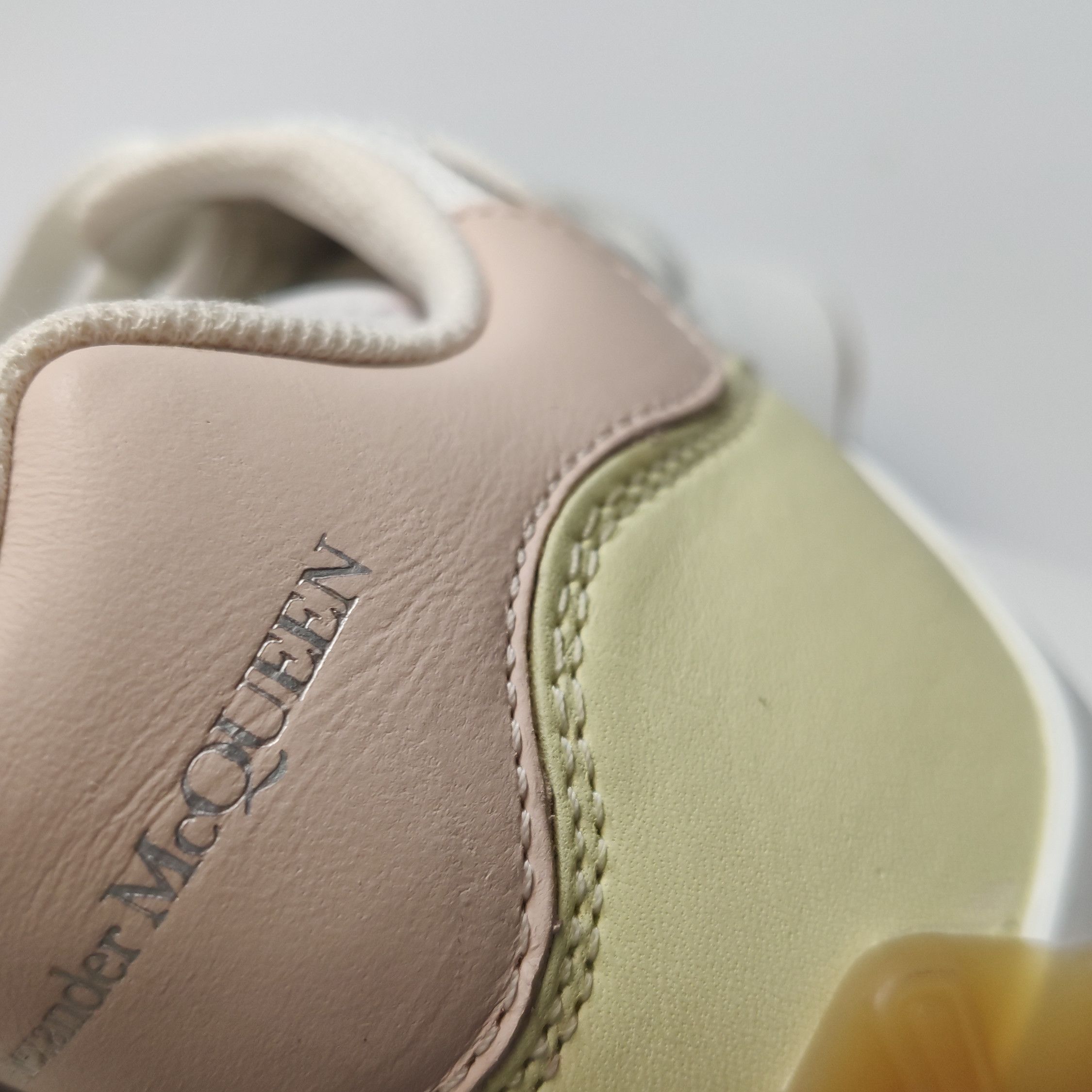 Alexander McQueen Alexander McQueen Women 8 Lowtop Sneakers Size US 8 / IT 38 - 9 Thumbnail