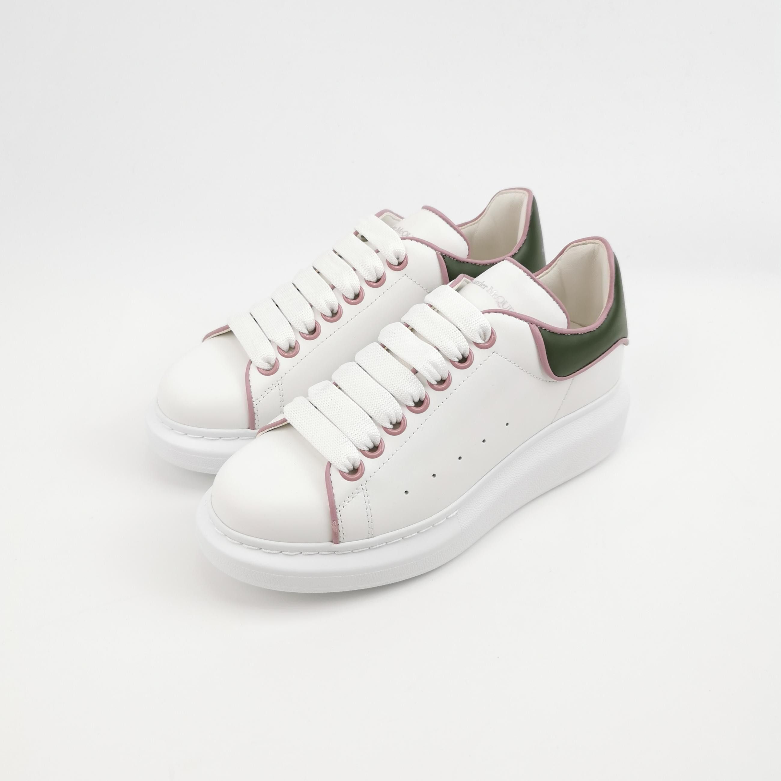 Alexander McQueen Alexander McQueen Women 6 Lowtop Sneakers Size US 6 / IT 36 - 2 Thumbnail
