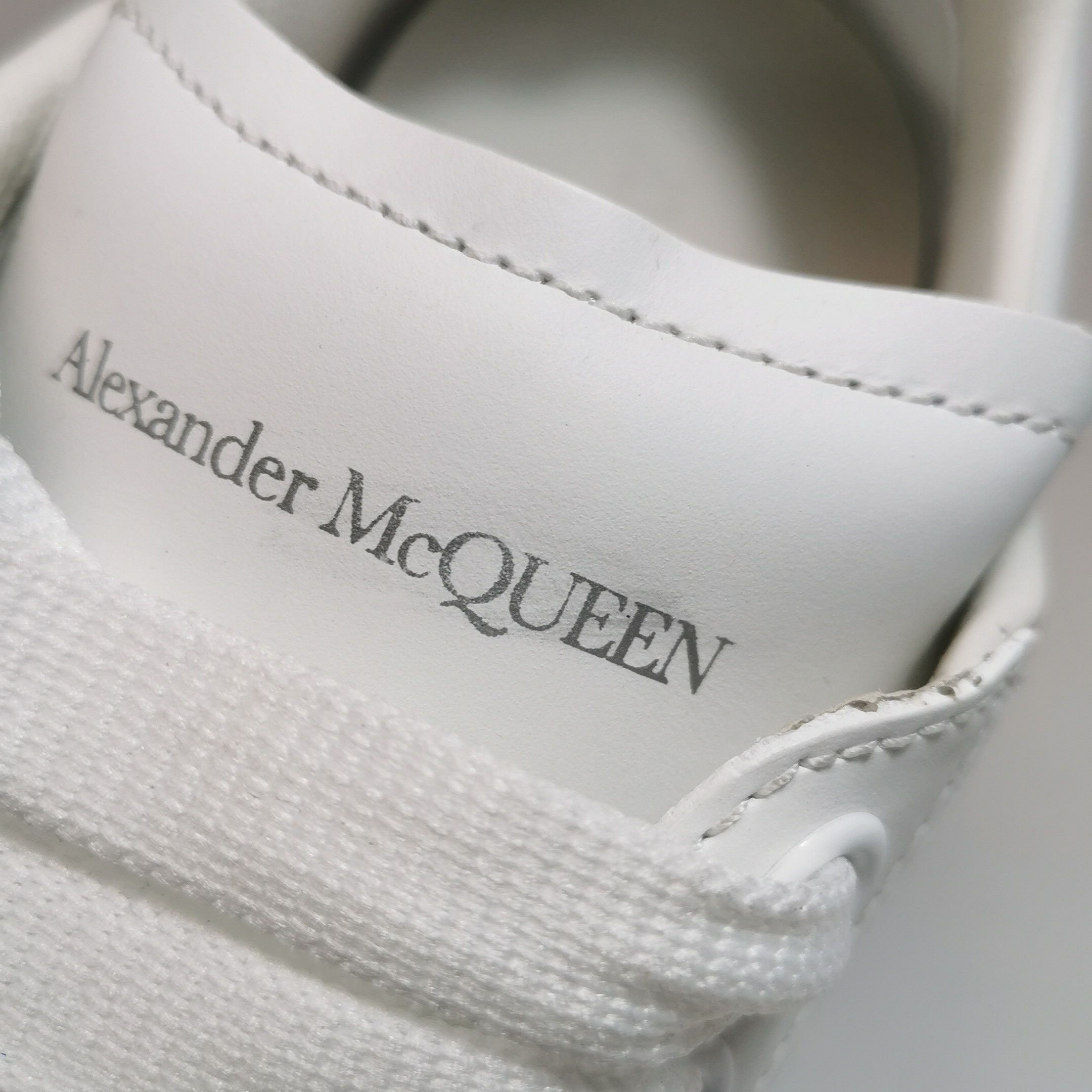 Alexander McQueen Alexander McQueen Women 8 Lowtop Sneakers Size US 8 / IT 38 - 7 Thumbnail