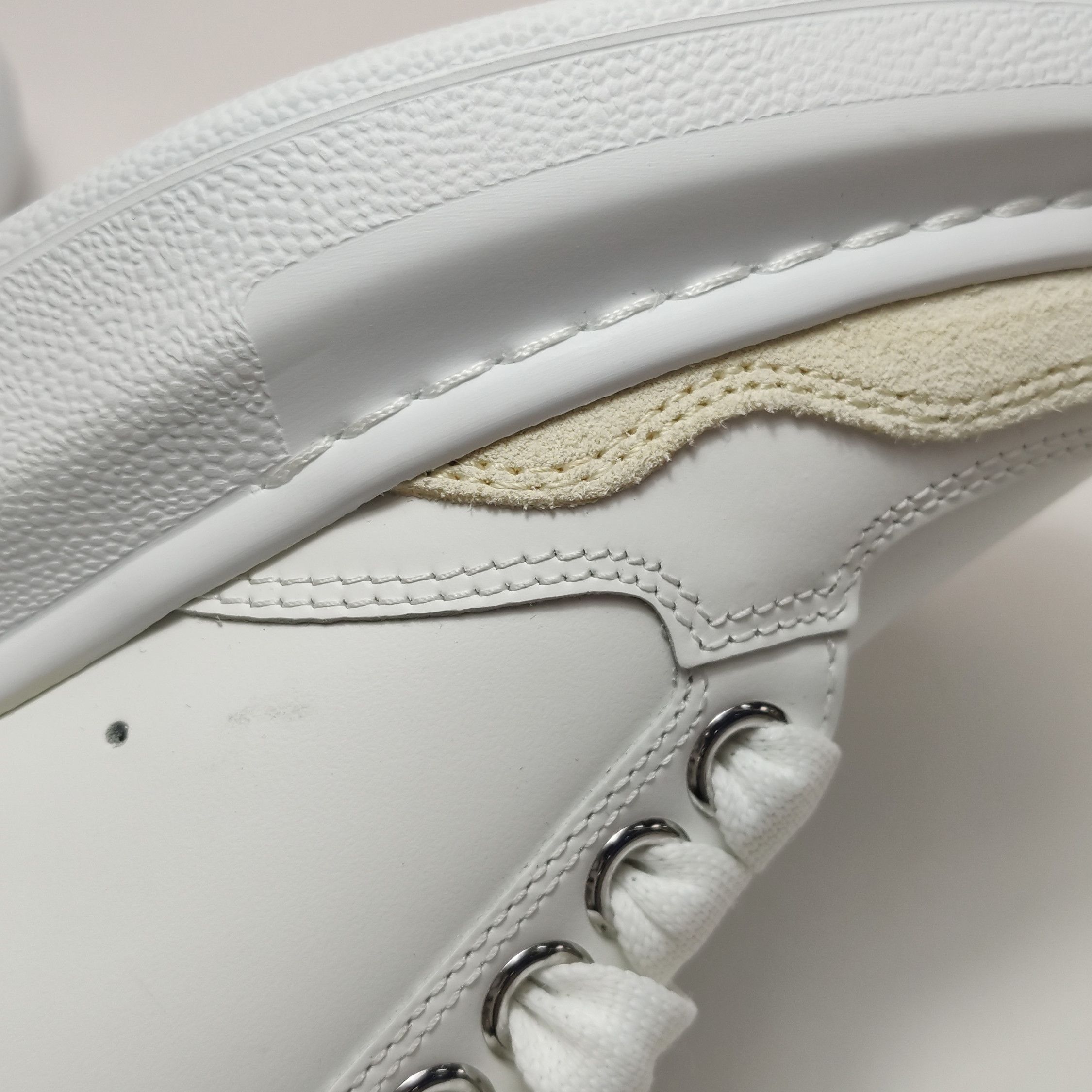 Alexander McQueen Alexander McQueen Women 5 Lowtop Sneakers Size US 5 / IT 35 - 7 Thumbnail