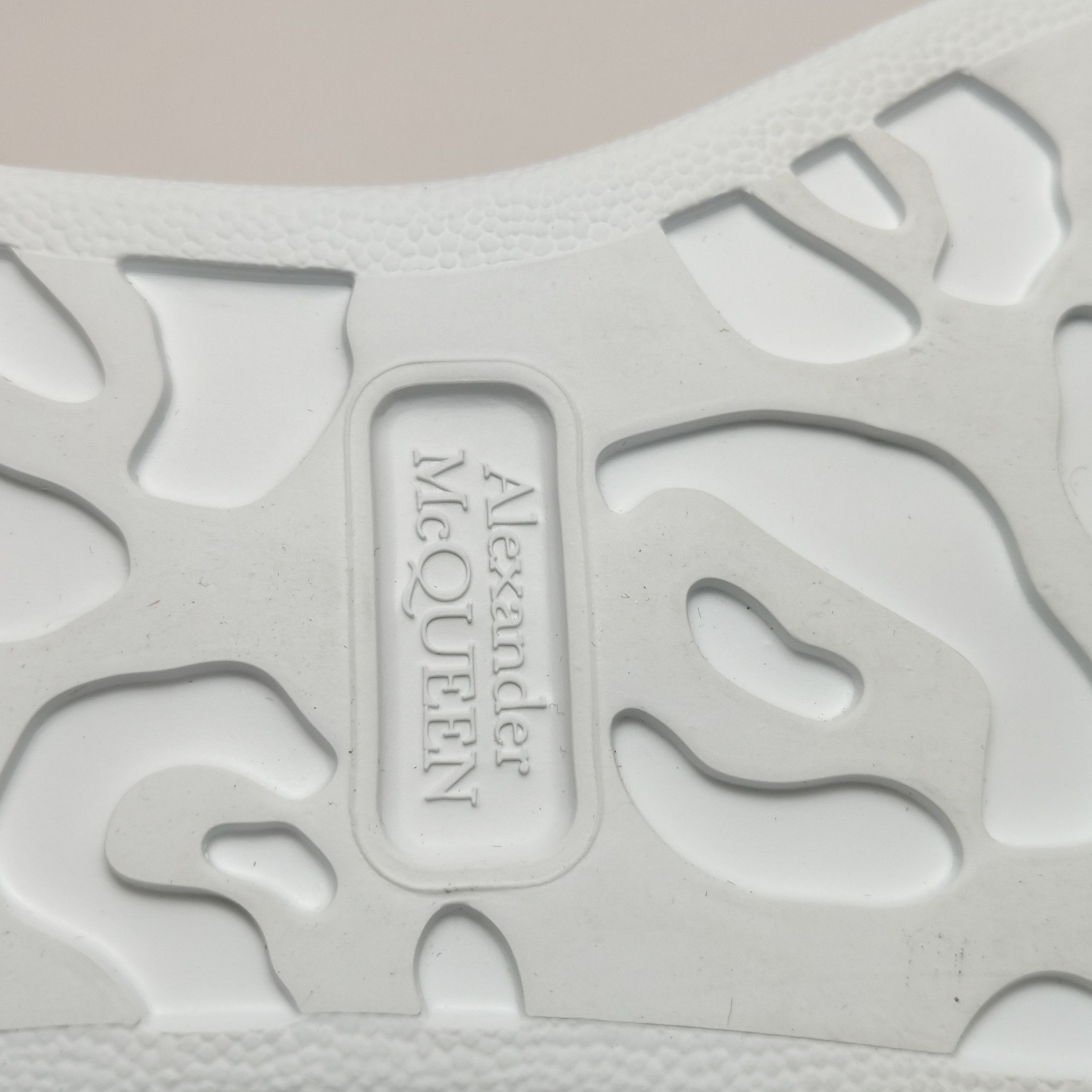 Alexander McQueen Alexander McQueen Women 5 Lowtop Sneakers Size US 5 / IT 35 - 10 Thumbnail