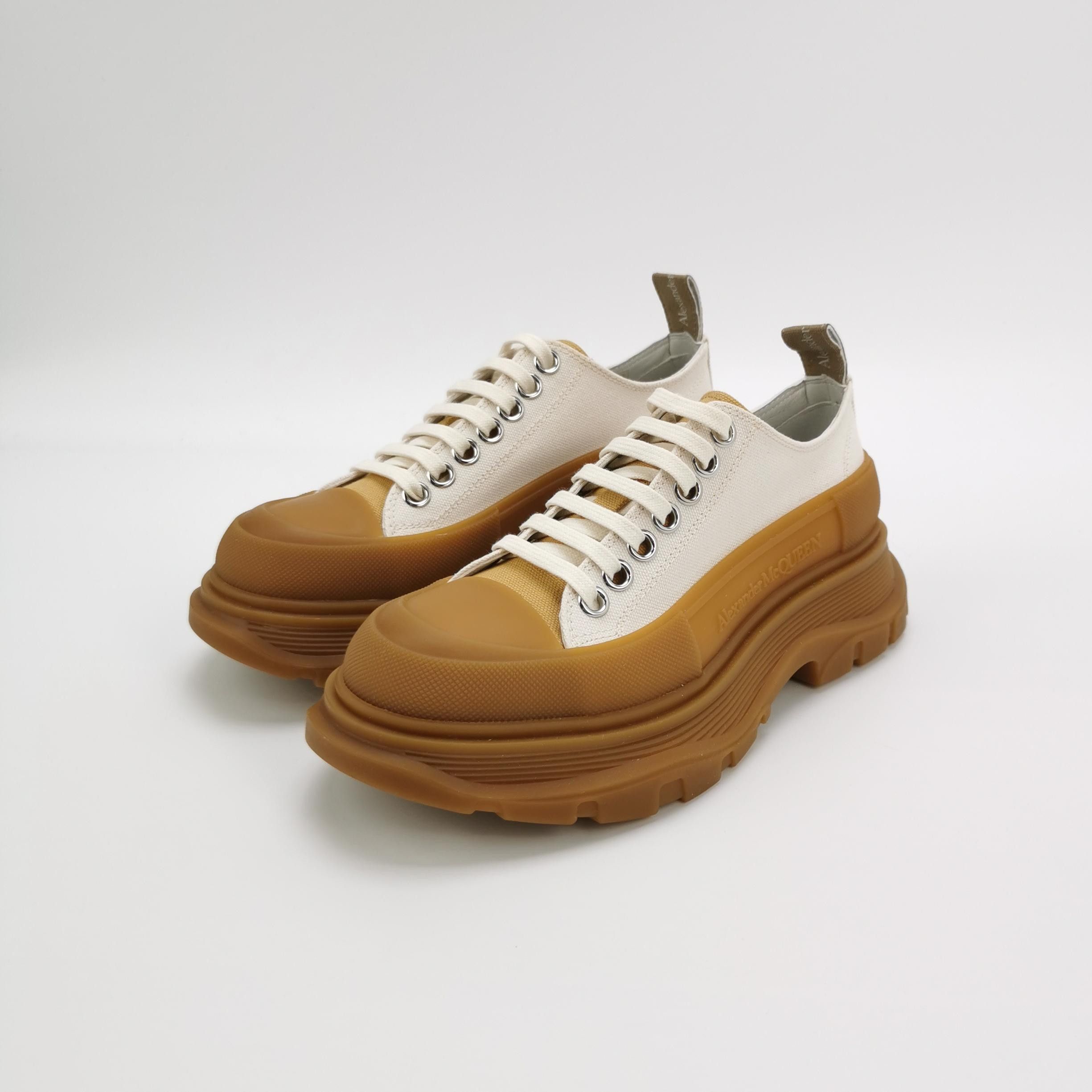 Alexander McQueen Alexander McQueen Women 6 Lowtop Sneakers Size US 6 / IT 36 - 2 Thumbnail