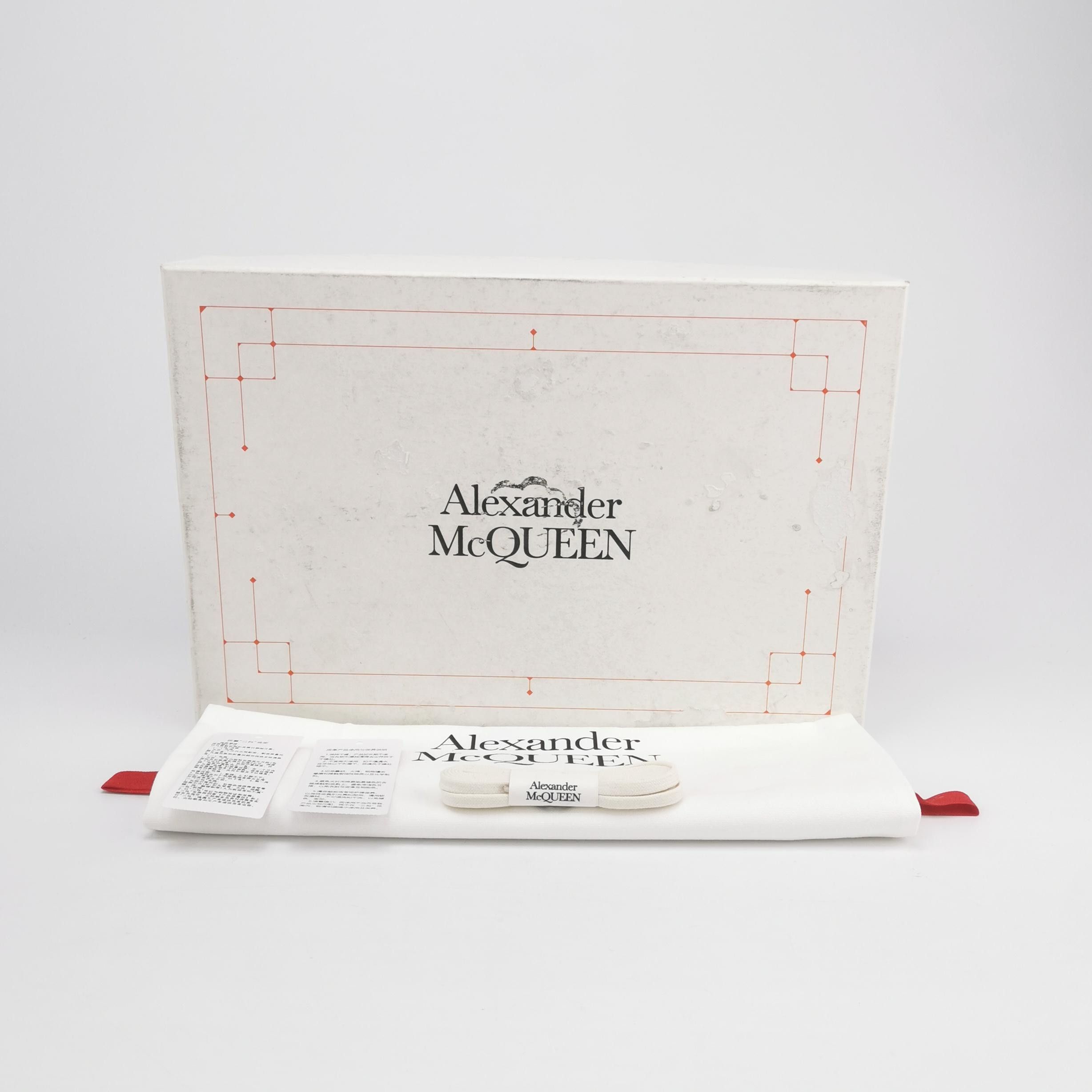 Alexander McQueen Alexander McQueen Women 6 Lowtop Sneakers Size US 6 / IT 36 - 6 Thumbnail