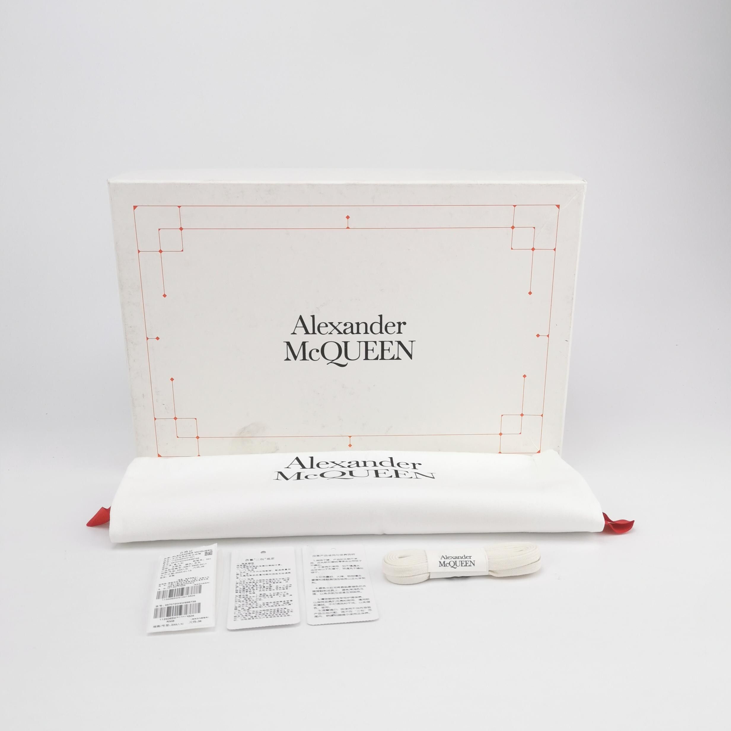 Alexander McQueen Alexander McQueen Women 6 Lowtop Sneakers Size US 6 / IT 36 - 6 Thumbnail