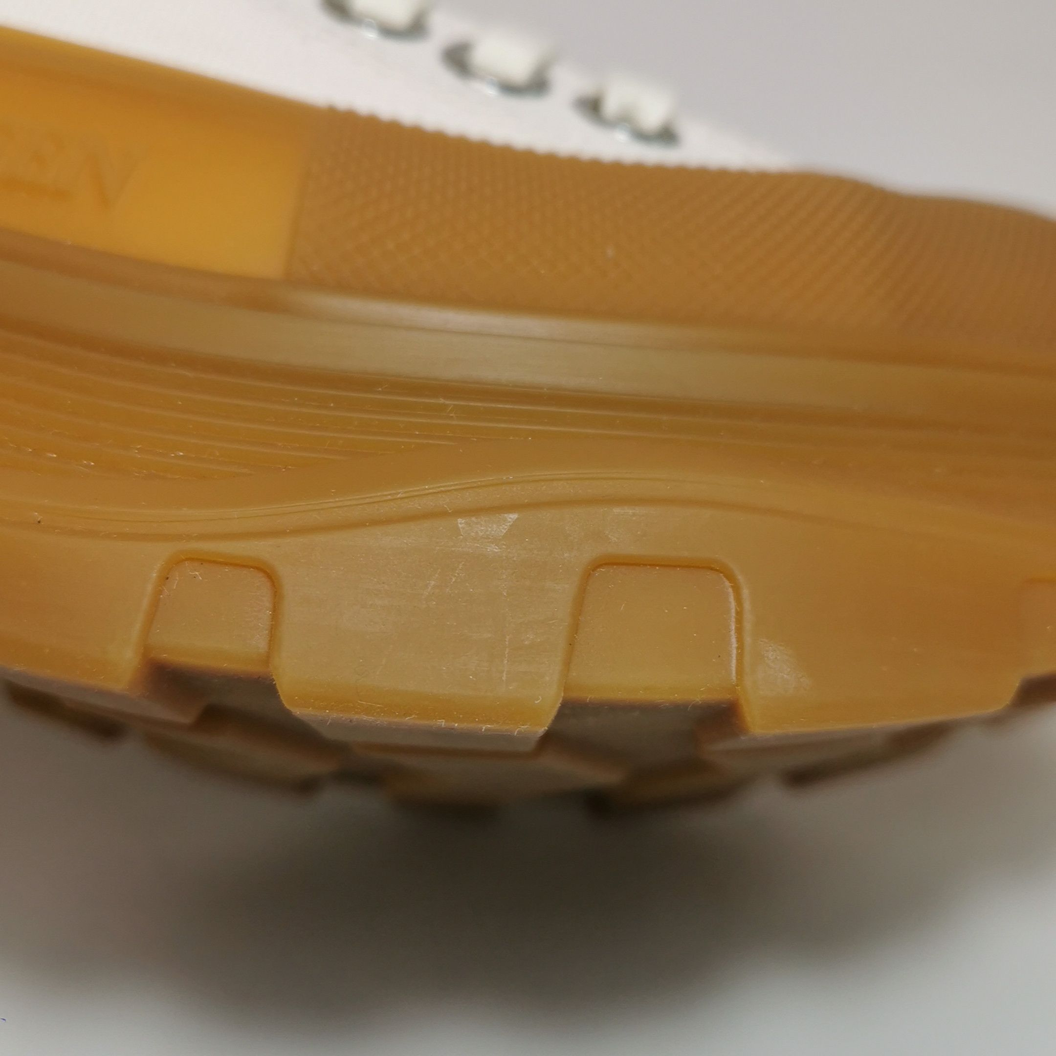 Alexander McQueen Alexander McQueen Women 6 Lowtop Sneakers Size US 6 / IT 36 - 7 Thumbnail