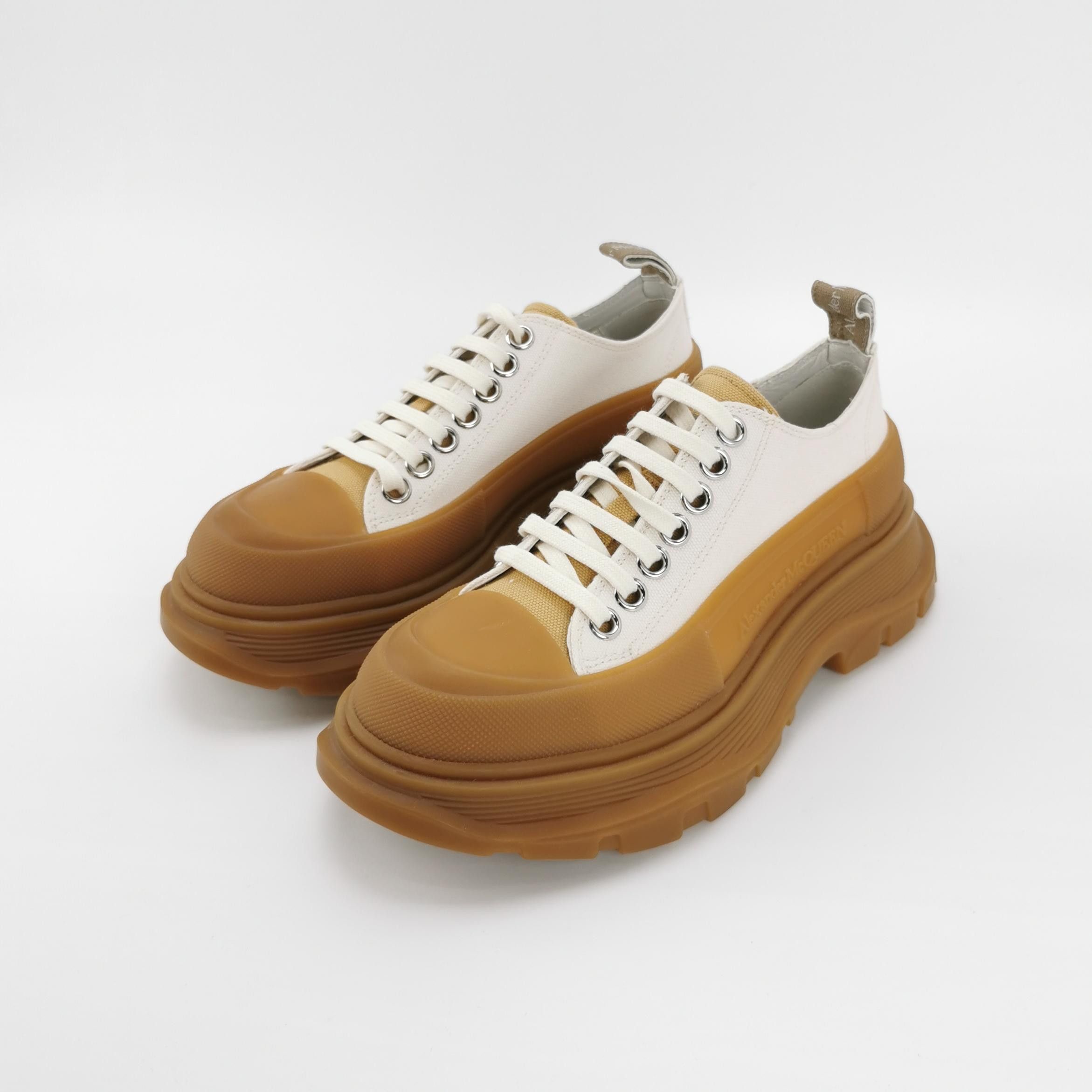 Alexander McQueen Alexander McQueen Women 6 Lowtop Sneakers Size US 6 / IT 36 - 2 Thumbnail