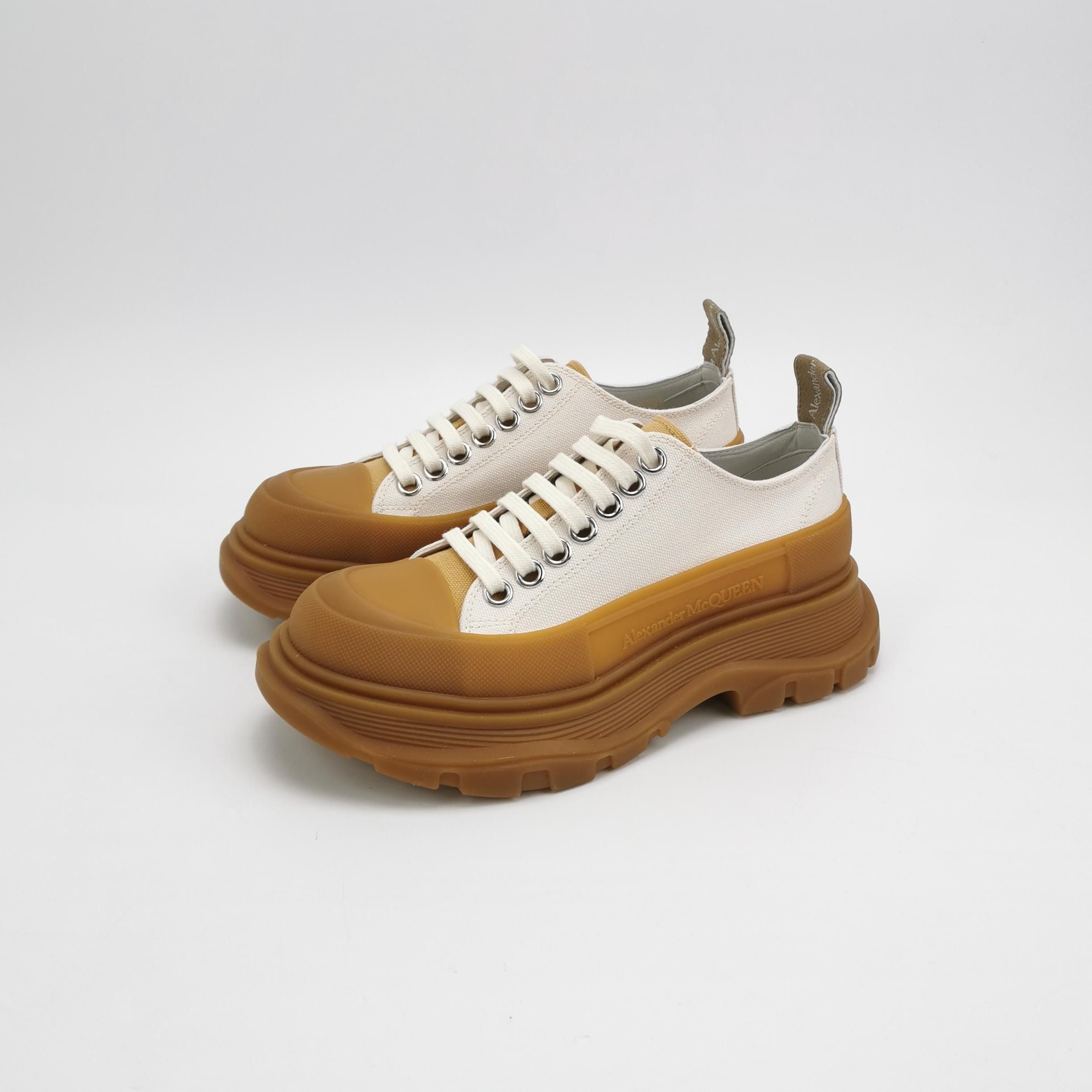 Alexander McQueen Alexander McQueen Women 5 Lowtop Sneakers Size US 5 / IT 35 - 2 Thumbnail