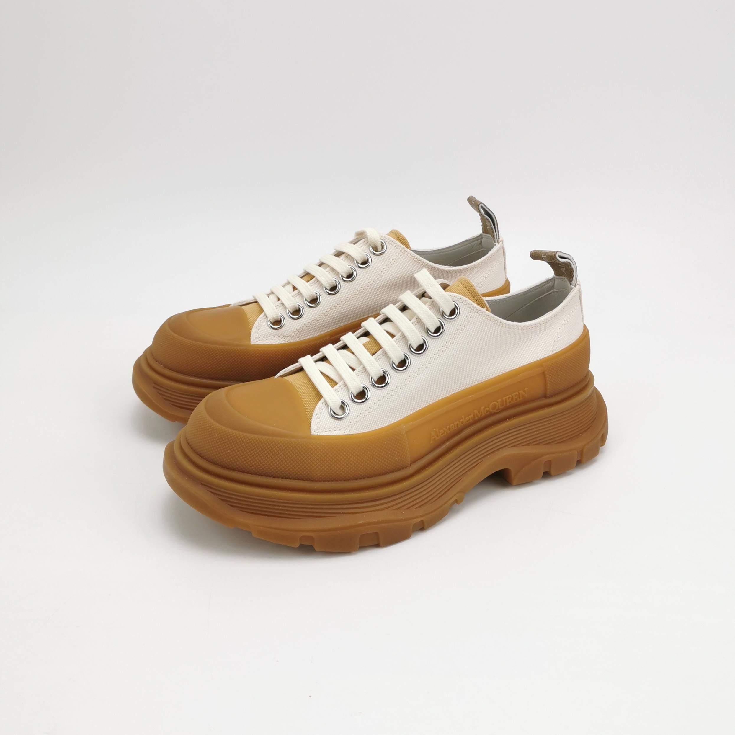 Alexander McQueen Alexander McQueen Women 6 Lowtop Sneakers Size US 6 / IT 36 - 2 Thumbnail