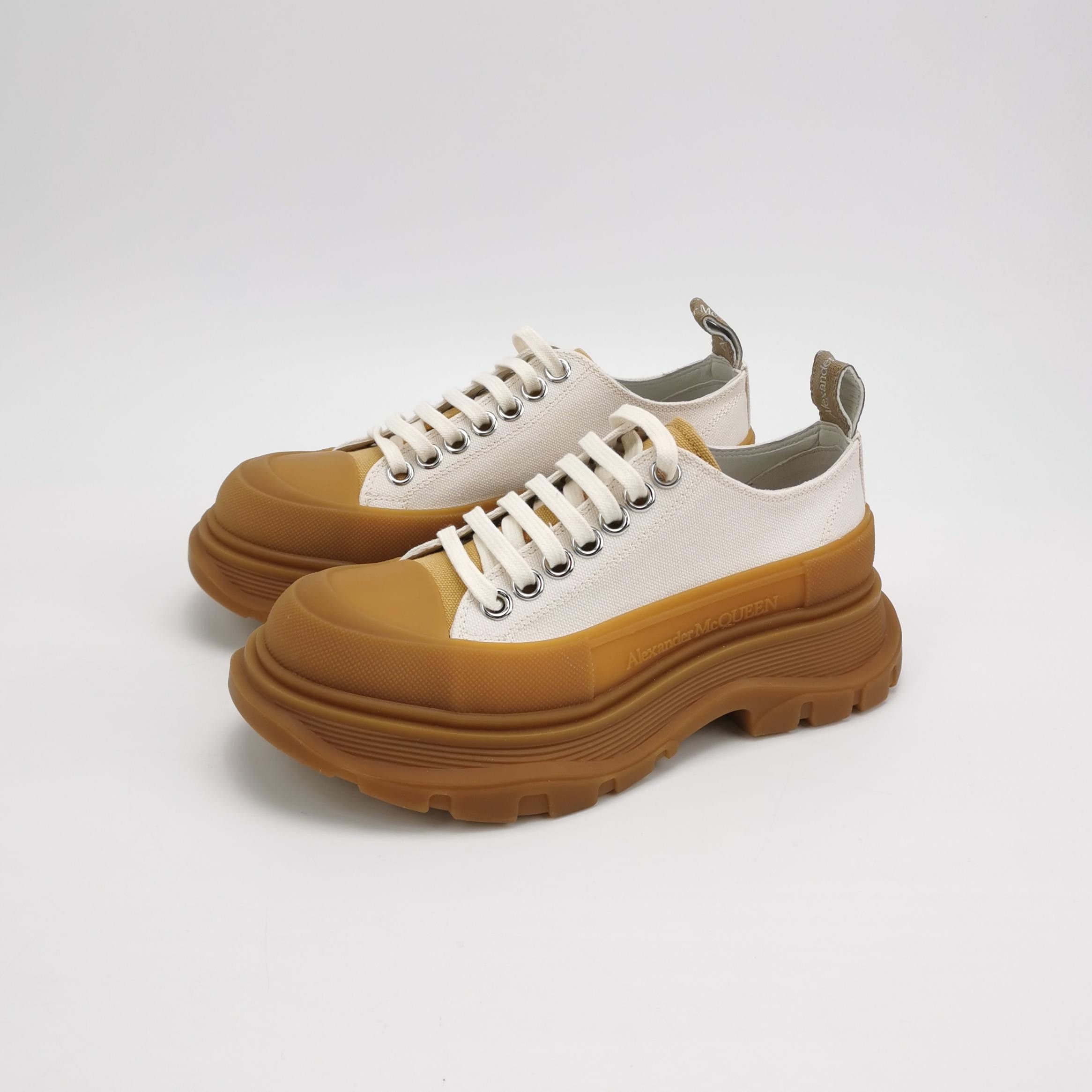 Alexander McQueen Alexander McQueen Women 5 Lowtop Sneakers Size US 5 / IT 35 - 2 Thumbnail