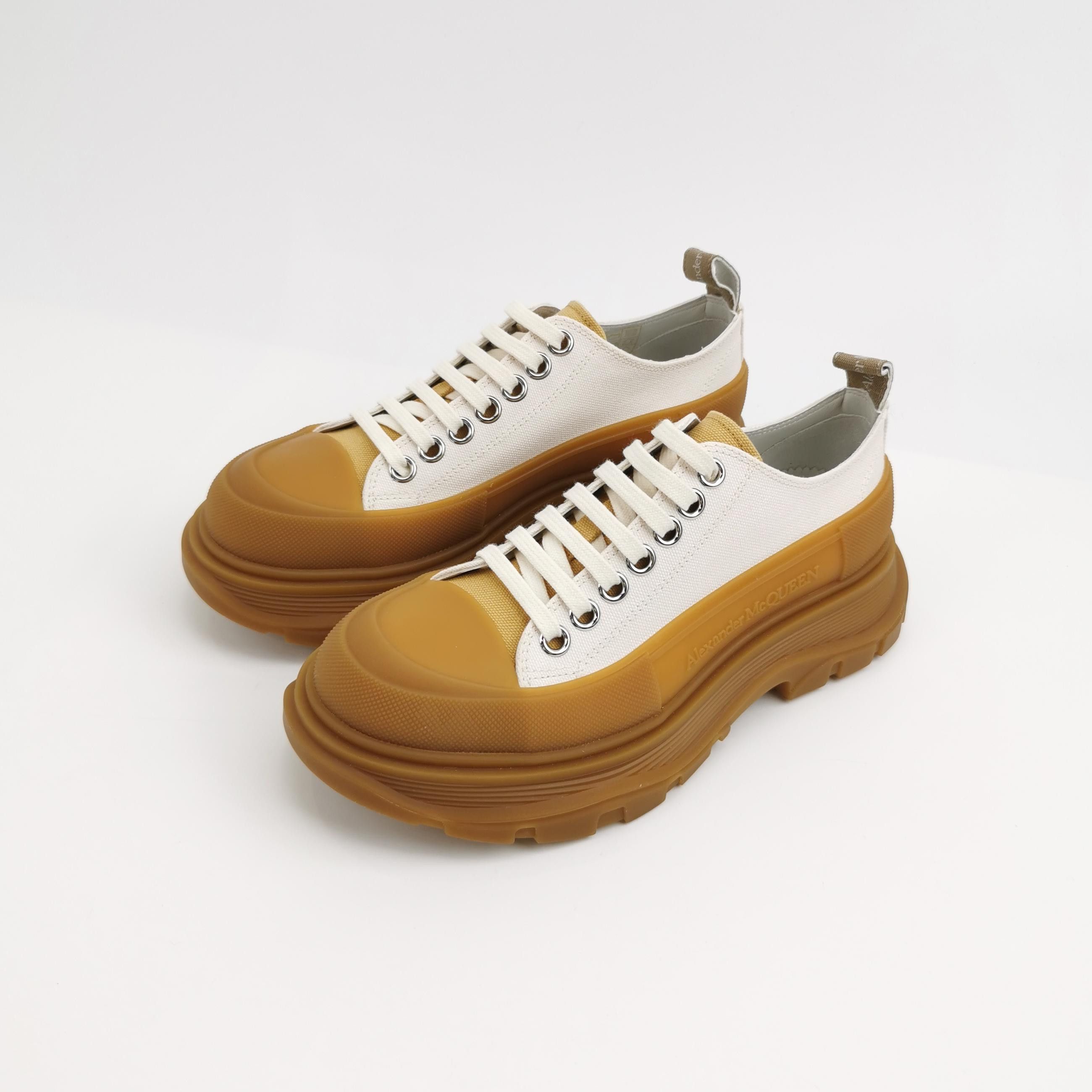 Alexander McQueen Alexander McQueen Women 7 Lowtop Sneakers Size US 7 / IT 37 - 2 Thumbnail