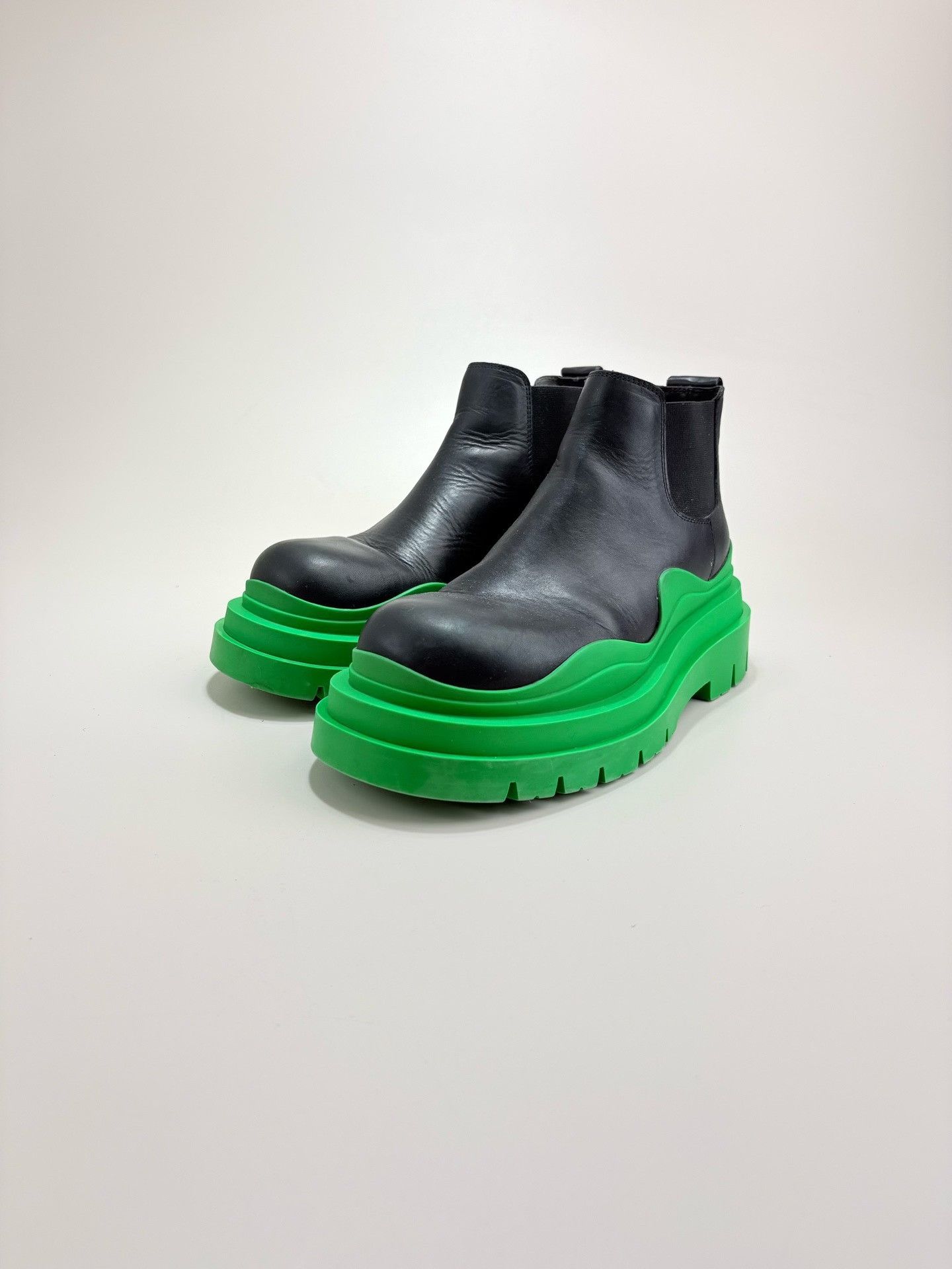Bottega Veneta Bottega Veneta Green Sole Chelsea Boots 38 Size US 8 / IT 38 - 2 Thumbnail