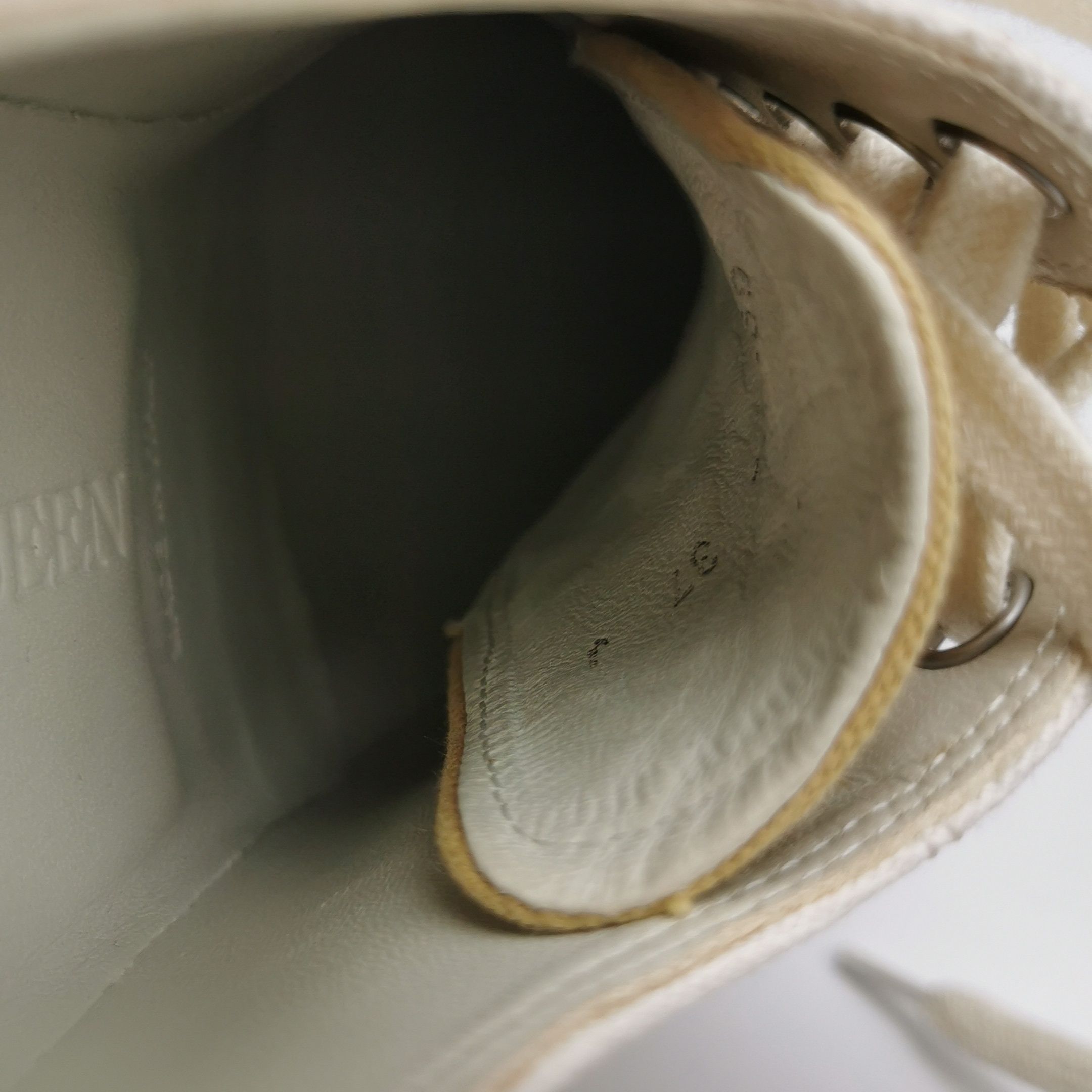 Alexander McQueen Alexander McQueen Women 7 Lowtop Sneakers Size US 7 / IT 37 - 13 Thumbnail