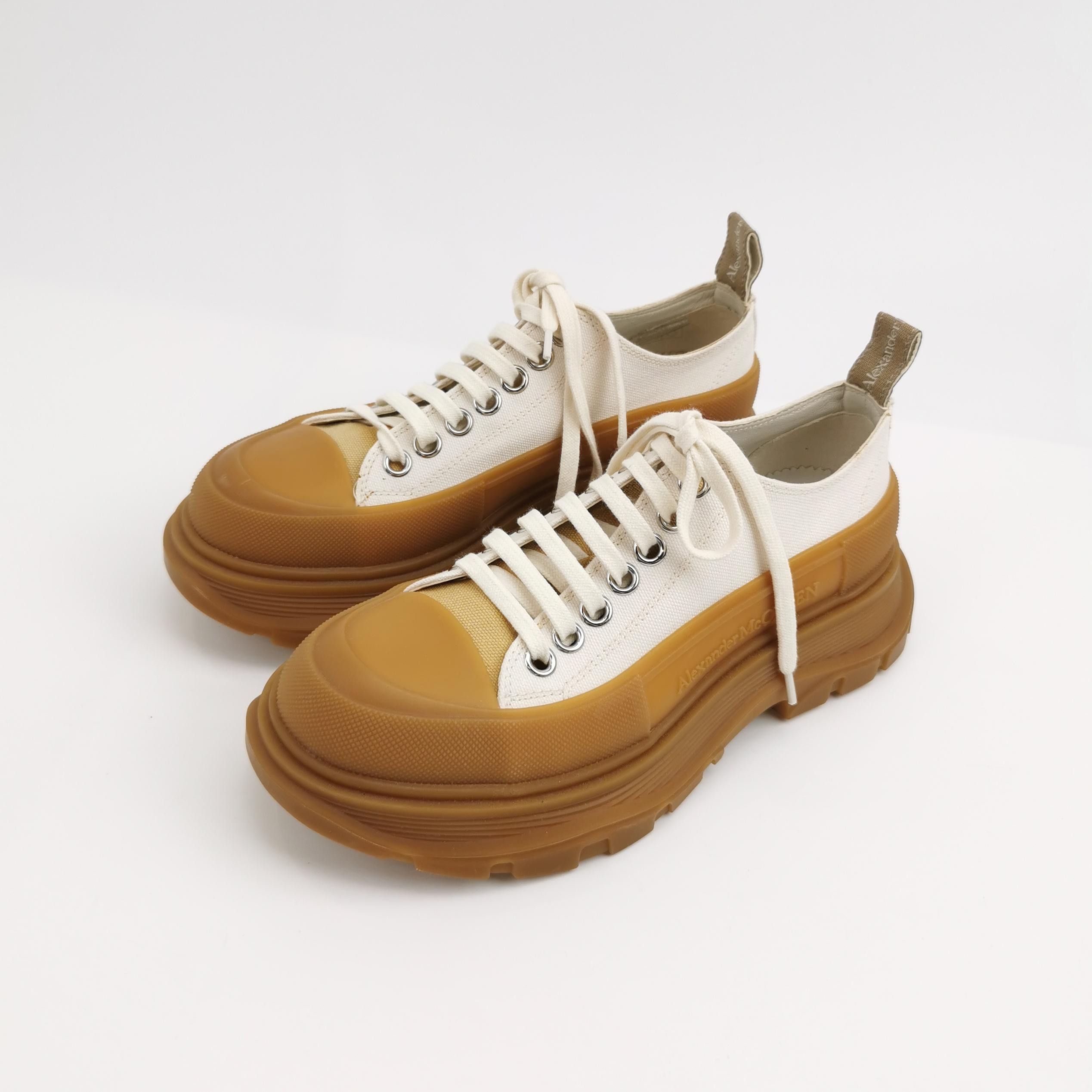 Alexander McQueen Alexander McQueen Women 7 Lowtop Sneakers Size US 7 / IT 37 - 2 Thumbnail
