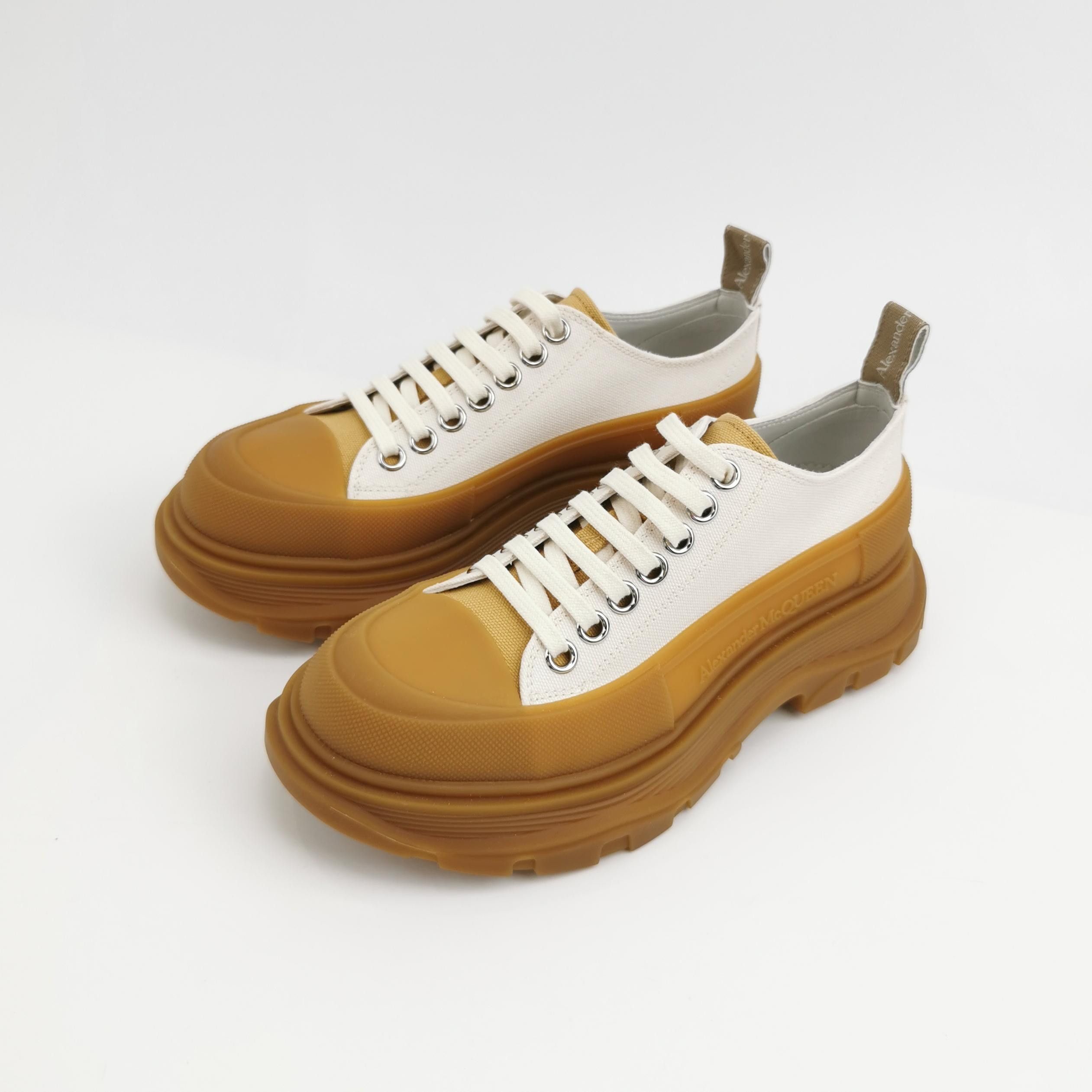 Alexander McQueen Alexander McQueen Women 7 Lowtop Sneakers Size US 7 / IT 37 - 2 Thumbnail
