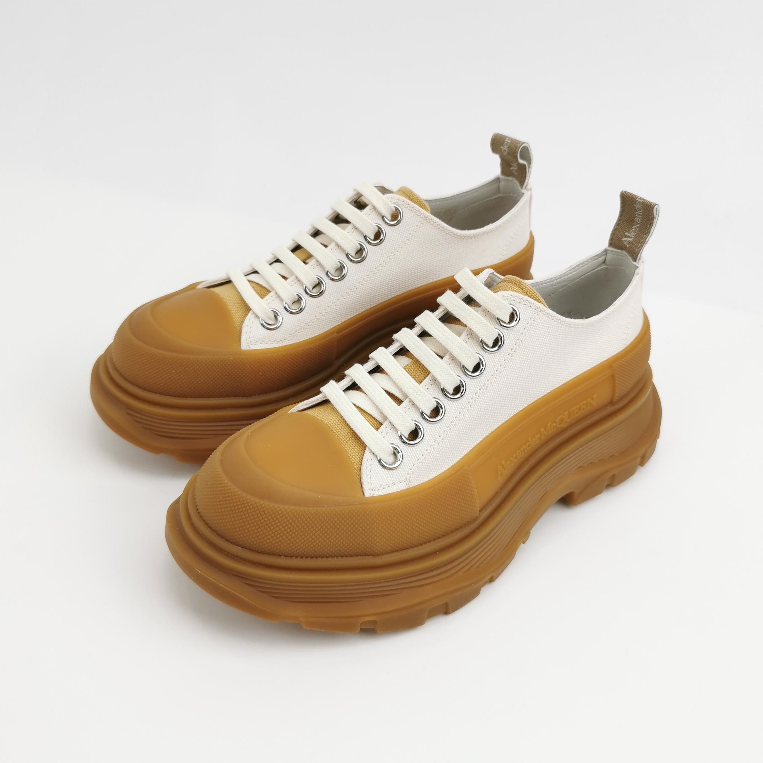 Alexander McQueen Alexander McQueen Women 6 Lowtop Sneakers Size US 6 / IT 36 - 2 Thumbnail