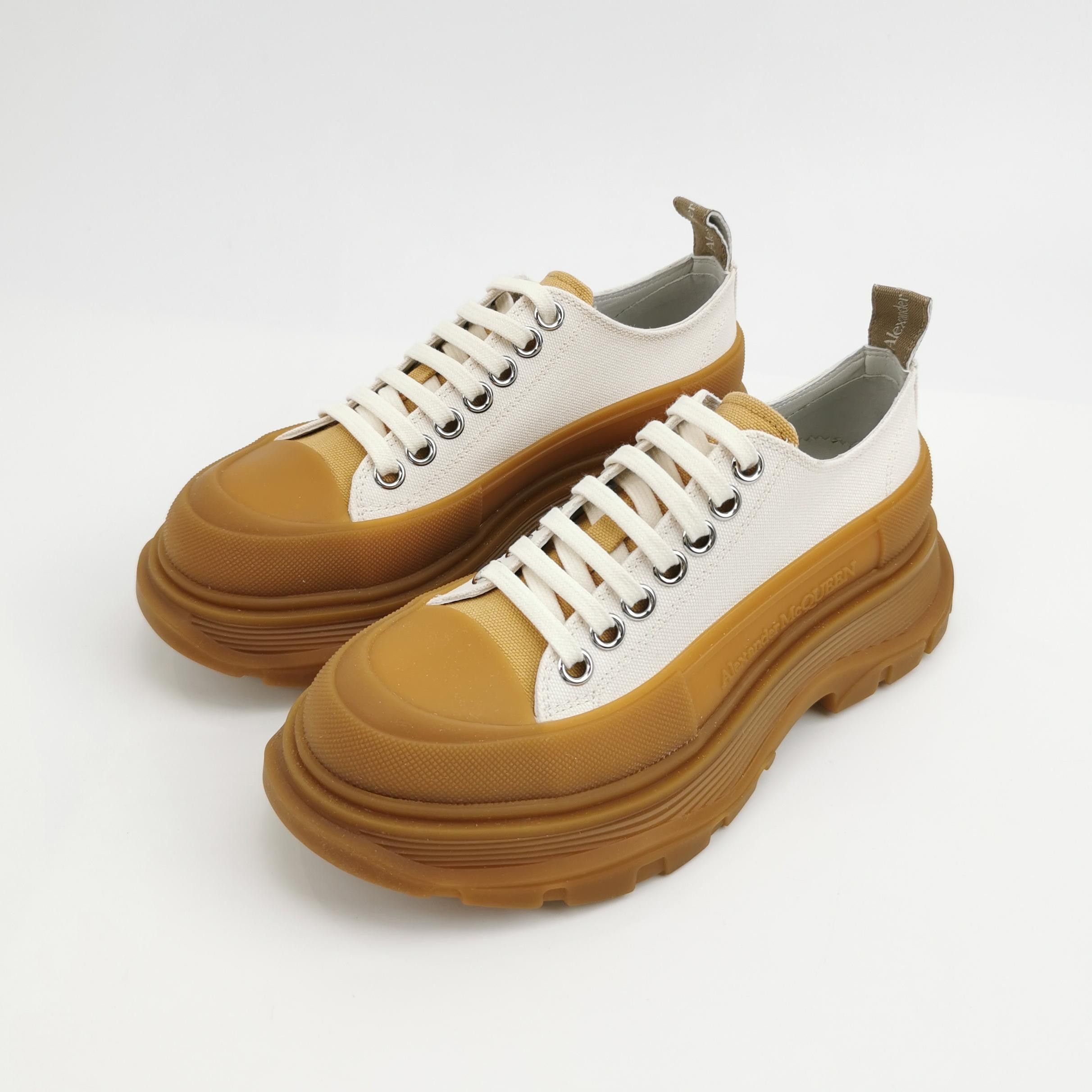 Alexander McQueen Alexander McQueen Women 6 Lowtop Sneakers Size US 6 / IT 36 - 2 Thumbnail