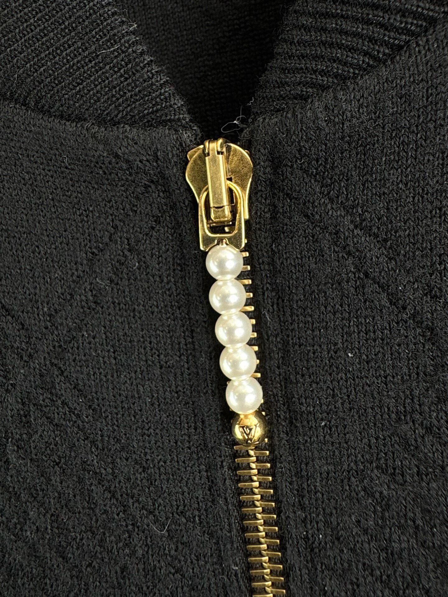 Louis Vuitton Louis Vuitton Pearl Zipper Knit Jacket Size M Size US M / EU 48-50 / 2 - 5 Thumbnail