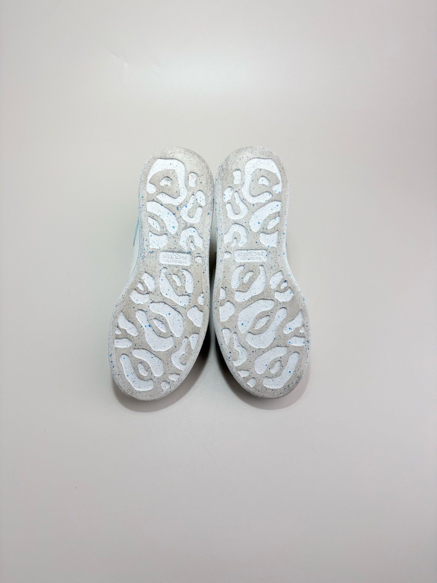 Alexander McQueen Alexander McQueen Blue Splatter Oversized Sneakers 37 Size US 7 / IT 37 - 7 Thumbnail