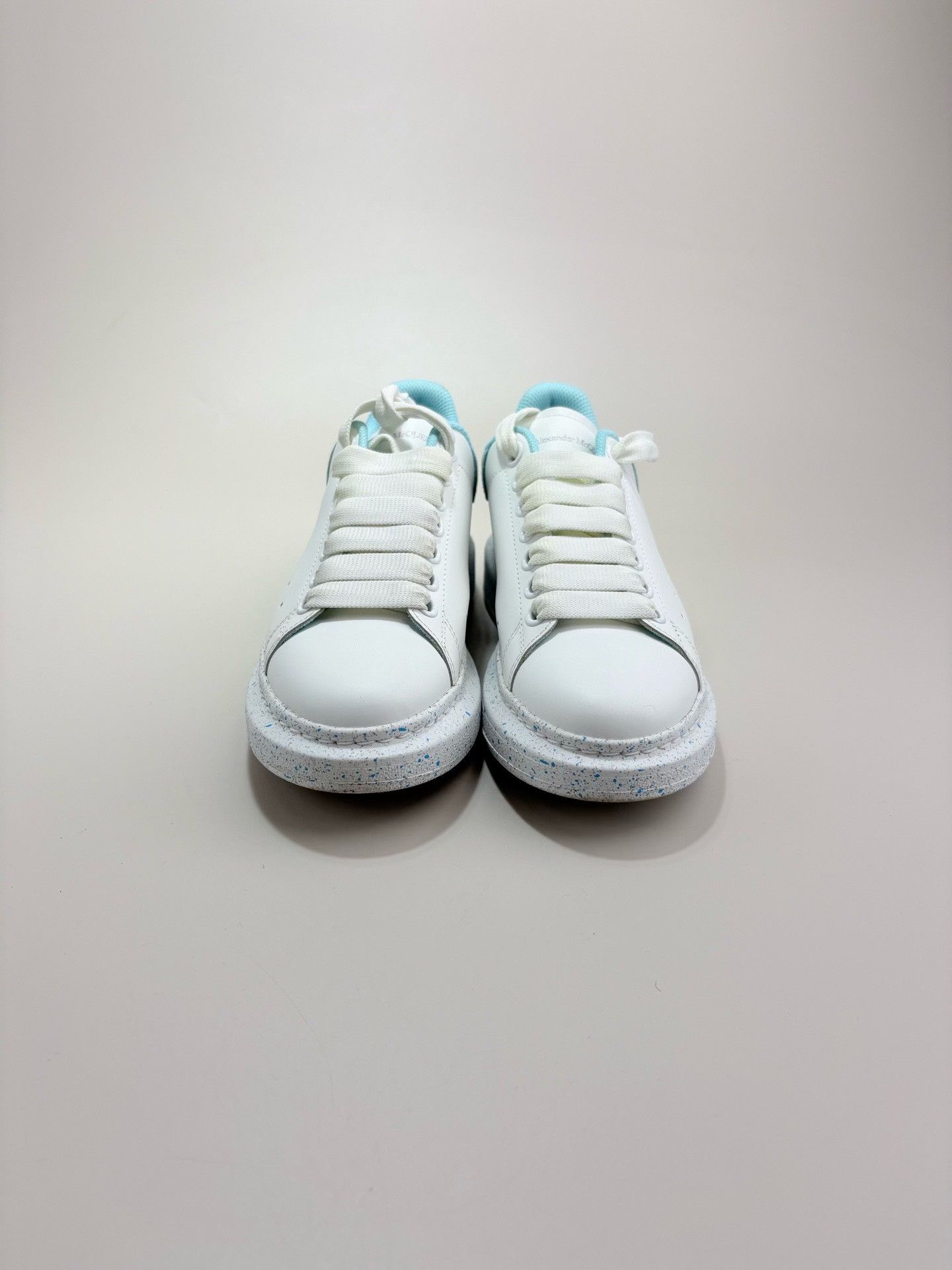 Alexander McQueen Alexander McQueen Blue Splatter Oversized Sneakers 37 Size US 7 / IT 37 - 3 Thumbnail