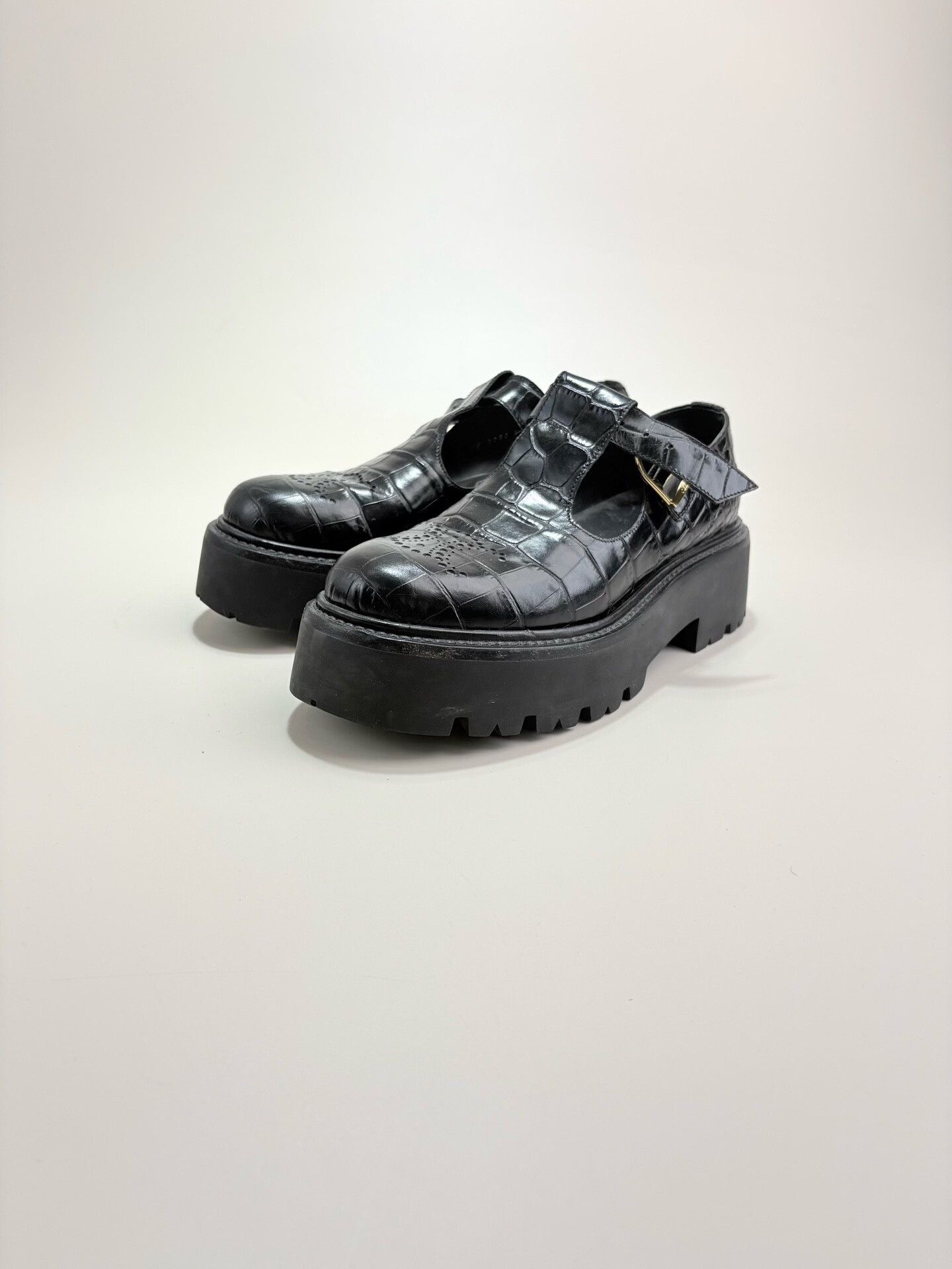 Celine Celine Croc-Embossed Platform Loafers 37.5 Size US 7.5 / IT 37.5 - 2 Thumbnail