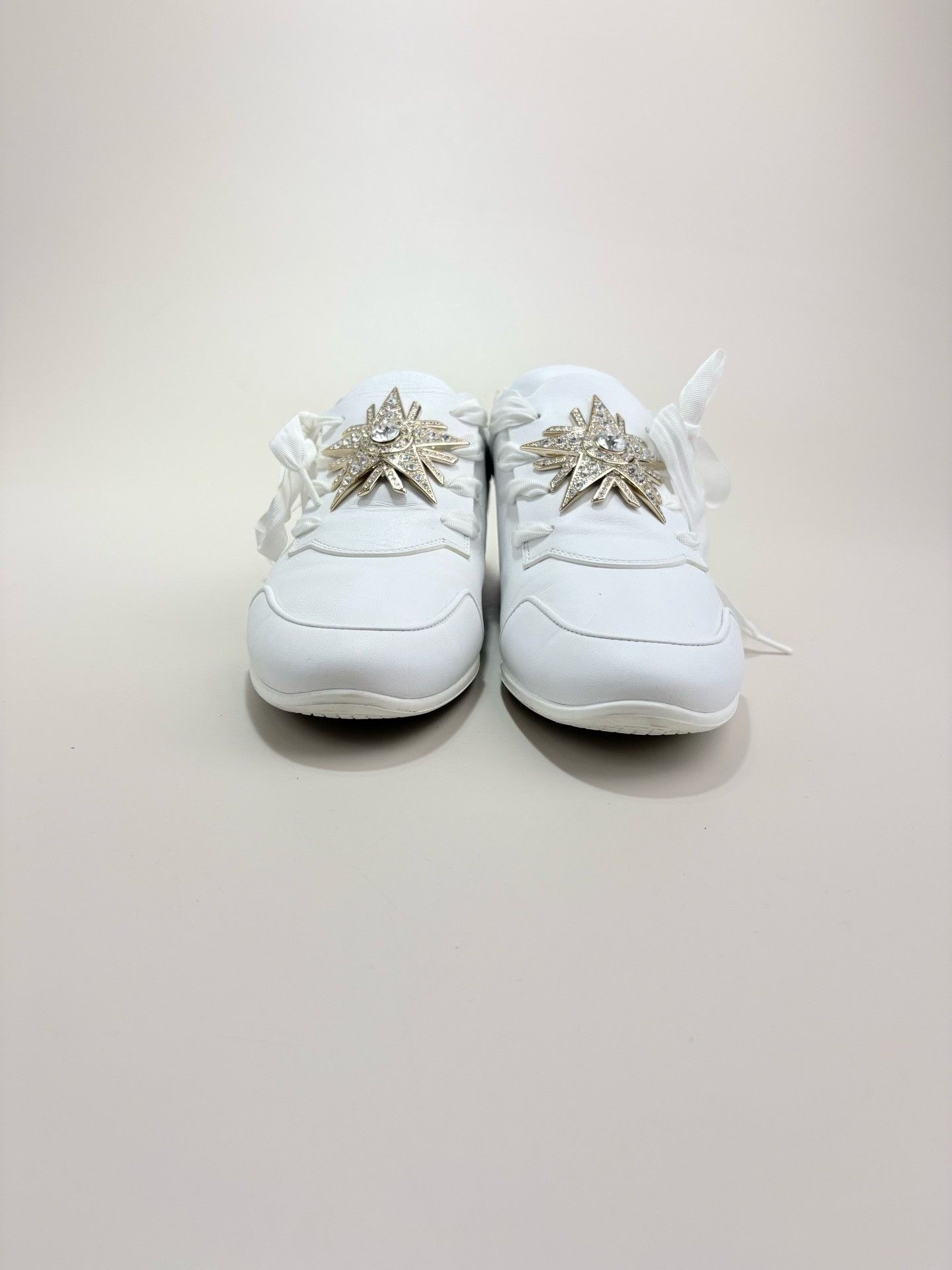 Roger Vivier Roger Vivier Crystal Sunflower Buckle Sneakers 36.5 Size US 6.5 / IT 36.5 - 3 Thumbnail