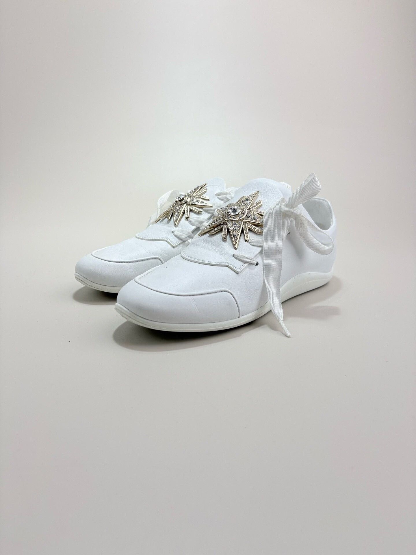 Roger Vivier Roger Vivier Crystal Sunflower Buckle Sneakers 36.5 Size US 6.5 / IT 36.5 - 2 Thumbnail