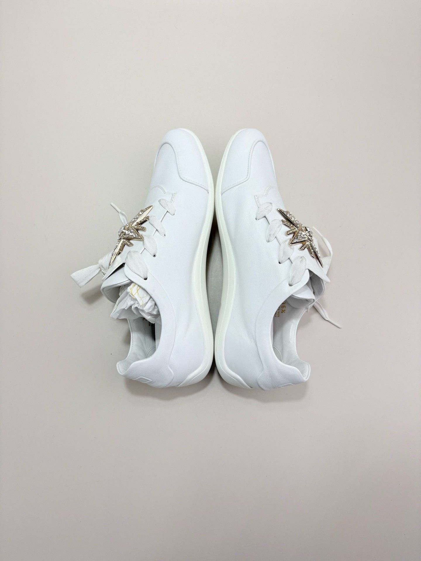 Roger Vivier Roger Vivier Crystal Sunflower Buckle Sneakers 36.5 Size US 6.5 / IT 36.5 - 6 Thumbnail