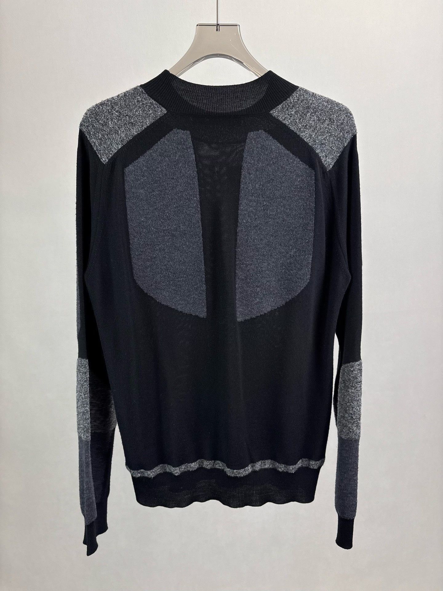 Louis Vuitton Louis Vuitton Paneled 2054 Knit Sweater XL Size US XL / EU 56 / 4 - 3 Thumbnail