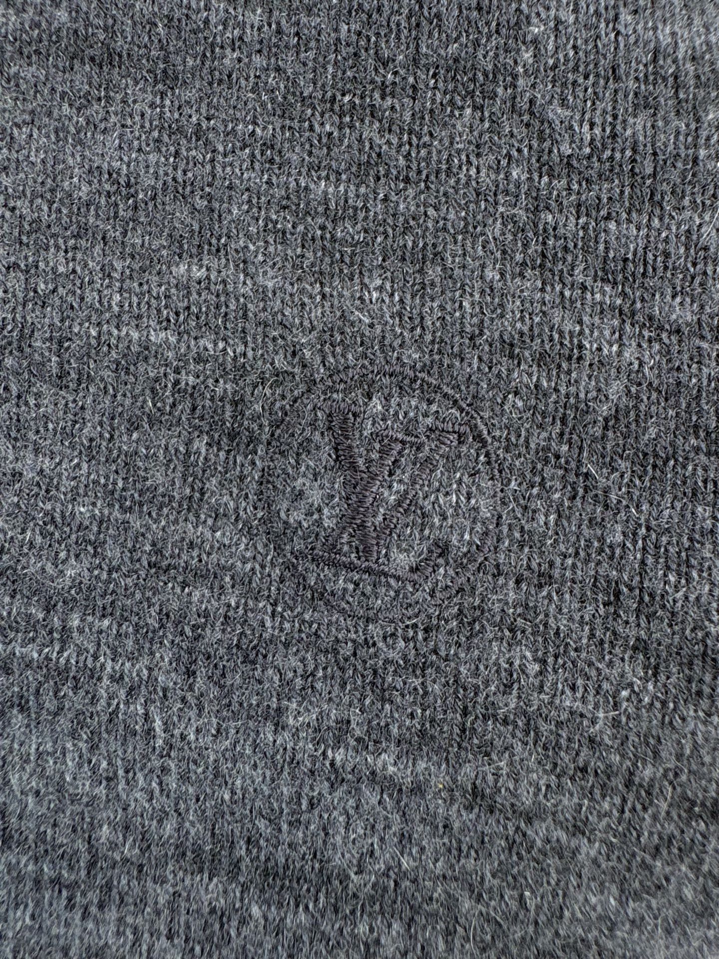 Louis Vuitton Louis Vuitton Navy Wool Knit Sweater XXL Size US XXL / EU 58 / 5 - 4 Thumbnail