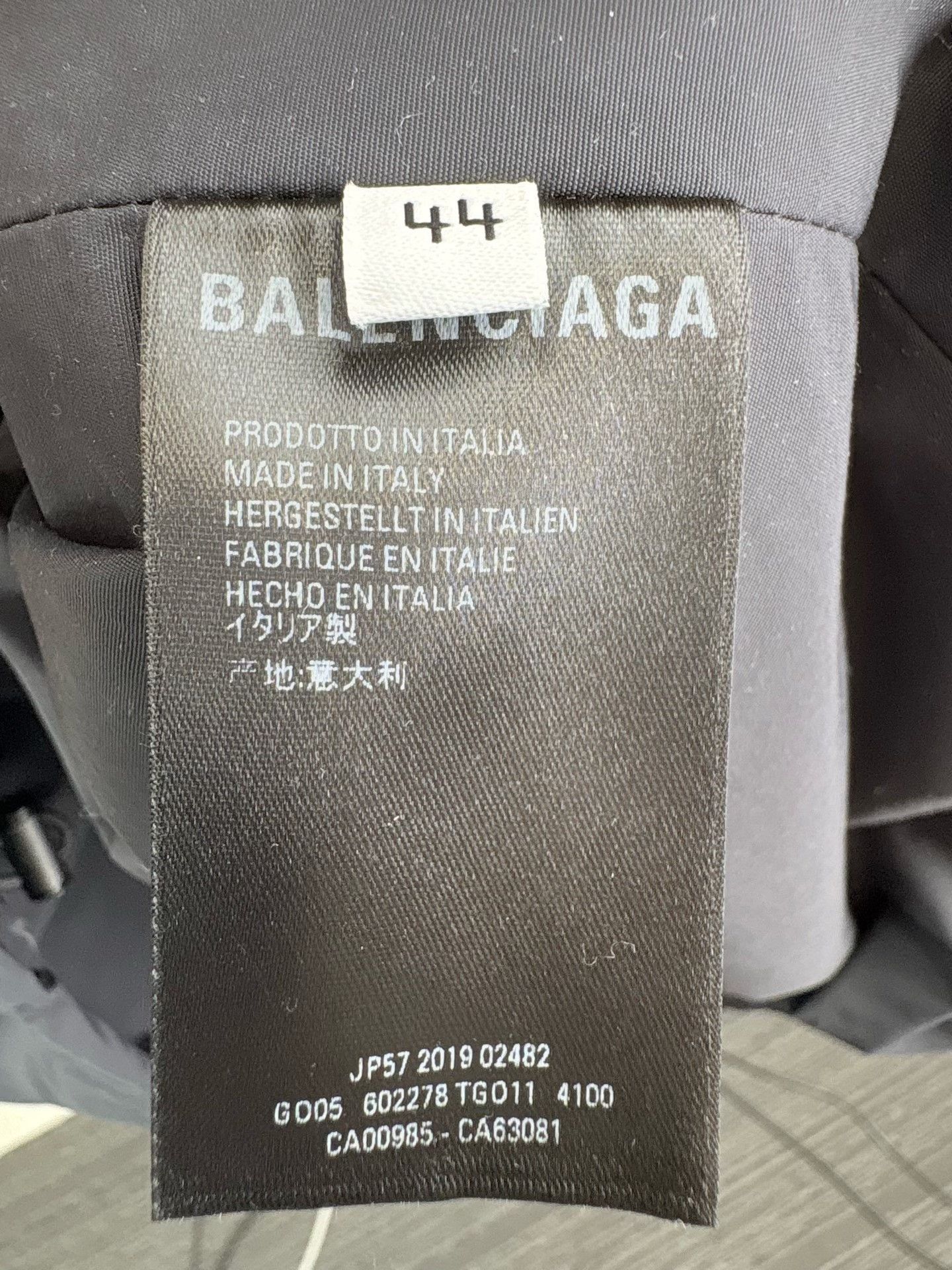 Balenciaga Balenciaga Embroidered BB Logo Windbreaker Size 44 Size US S / EU 44-46 / 1 - 6 Thumbnail
