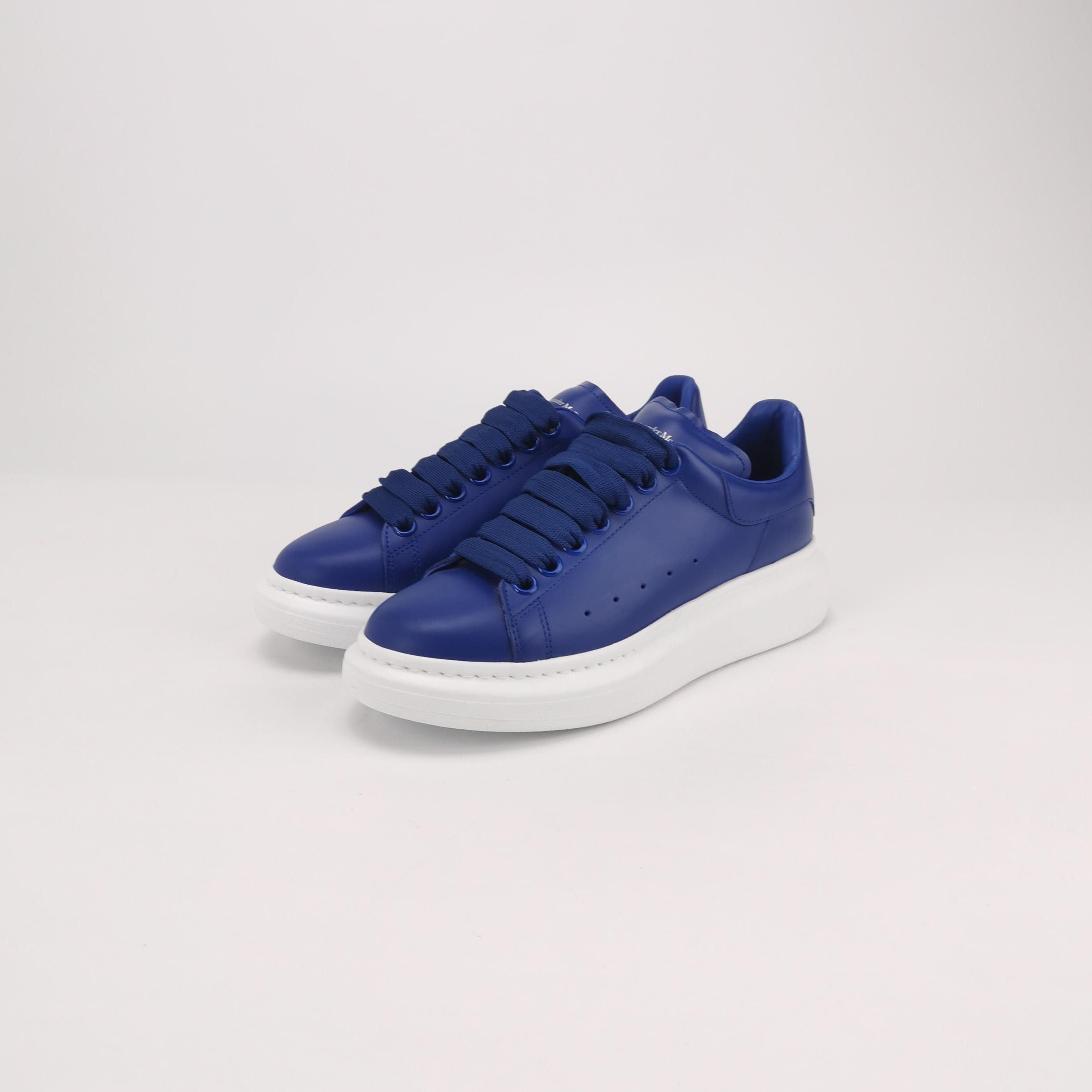 Alexander McQueen Alexander McQueen Women 7 Lowtop Sneakers Size US 7 / IT 37 - 2 Thumbnail