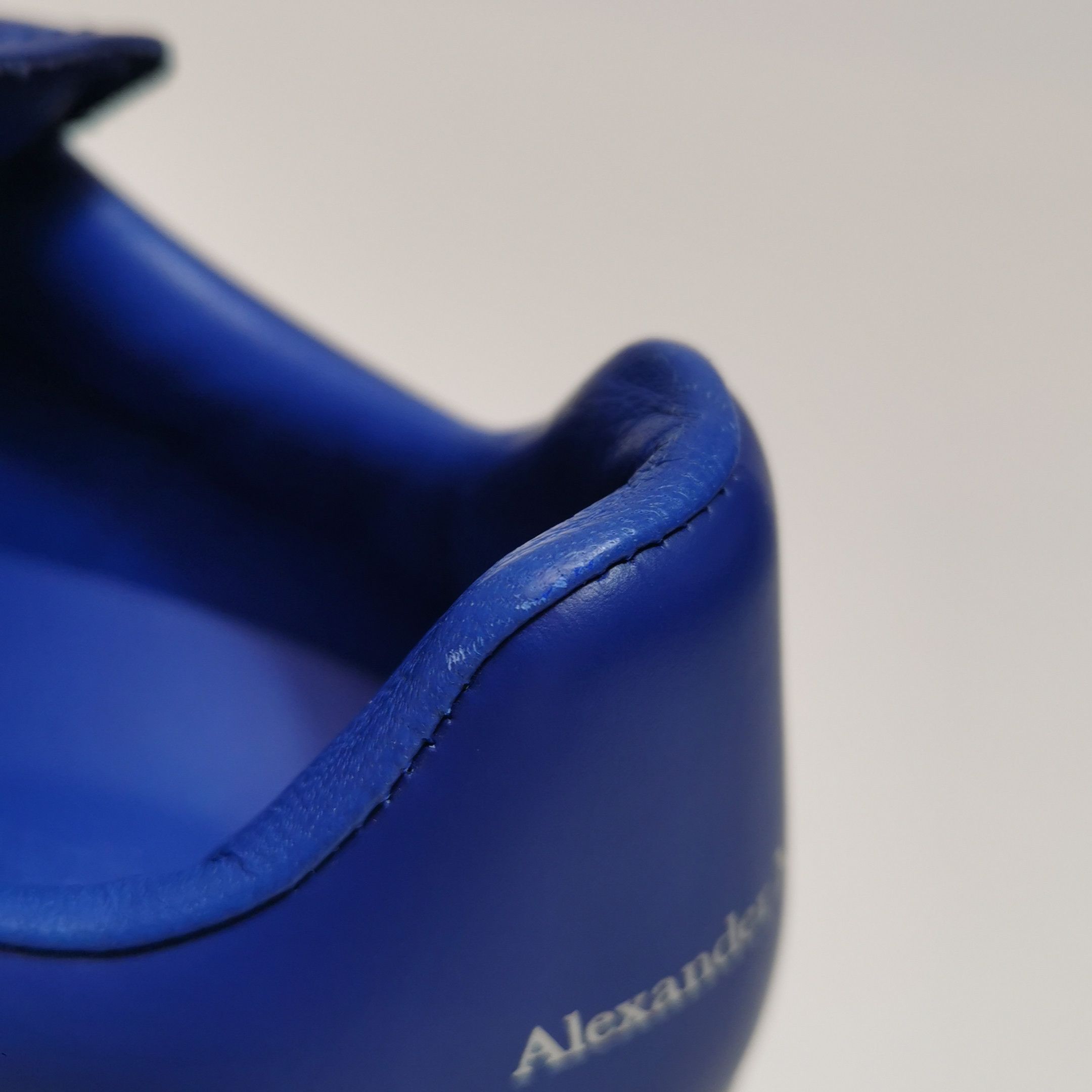 Alexander McQueen Alexander McQueen Women 7 Lowtop Sneakers Size US 7 / IT 37 - 8 Thumbnail