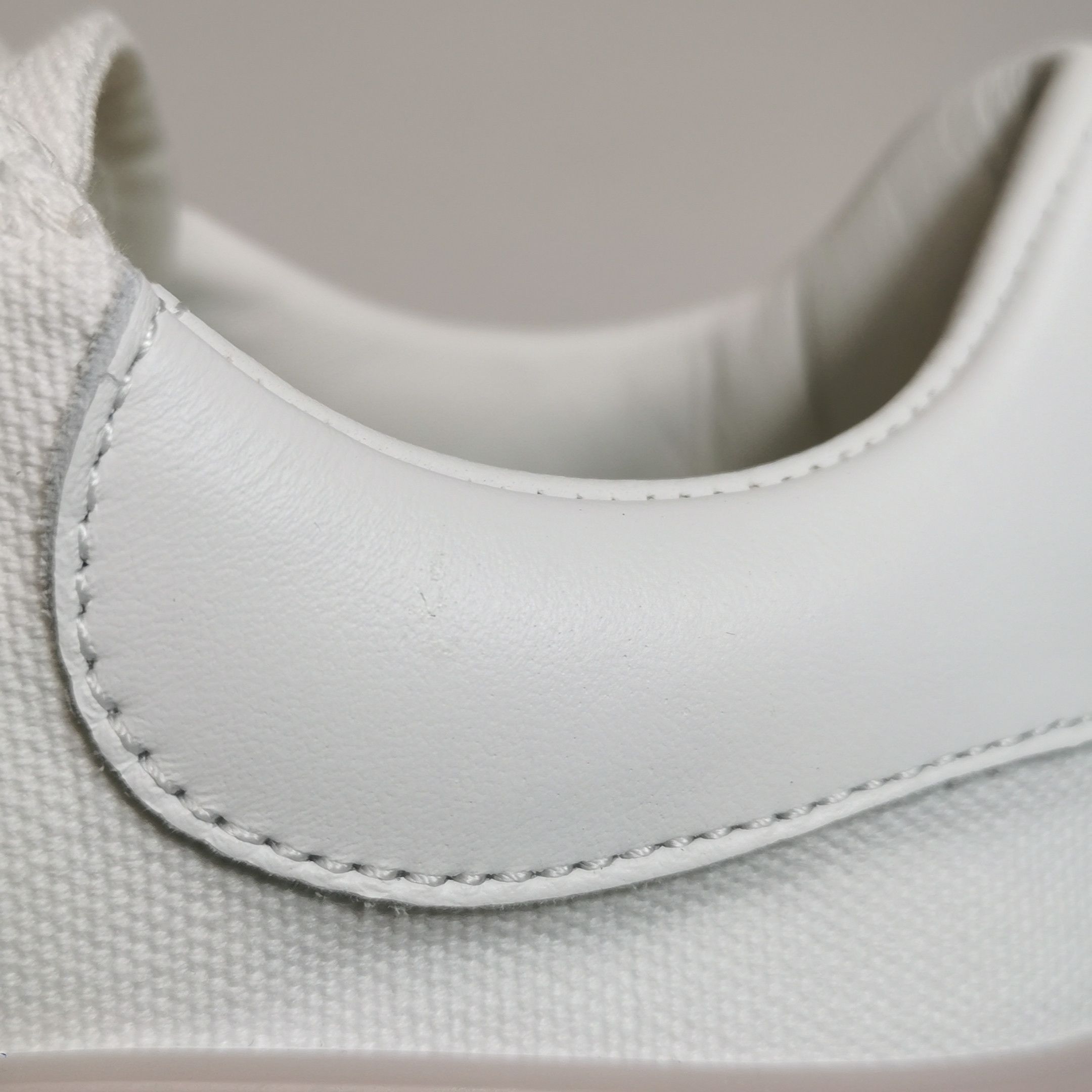 Alexander McQueen Alexander McQueen Women 5 Lowtop Sneakers Size US 5 / IT 35 - 7 Thumbnail
